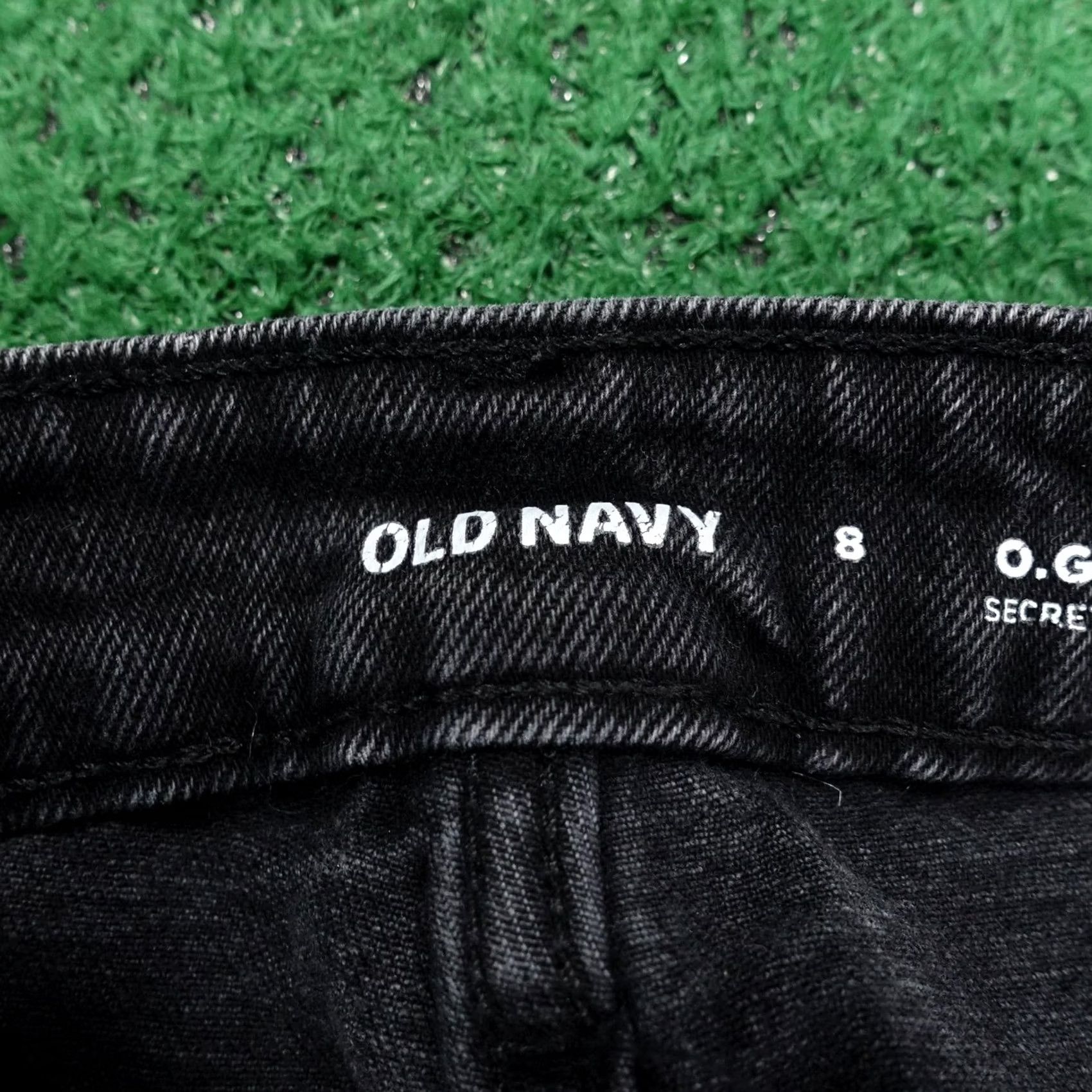 Old Navy Old Navy OG STRAIGHT Cut-Off Shorts Womens 8 Black Fringe Denim 5-Pocket Summer Casual Slim Regular Inseam 2.5 in Size 30" / US 8 / IT 44 - 4 Thumbnail