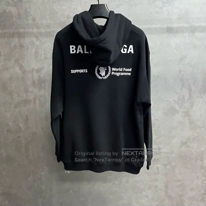 Balenciaga Balenciaga Black solid letter print sweatshirt Size US S / EU 44-46 / 1 - 5 Thumbnail