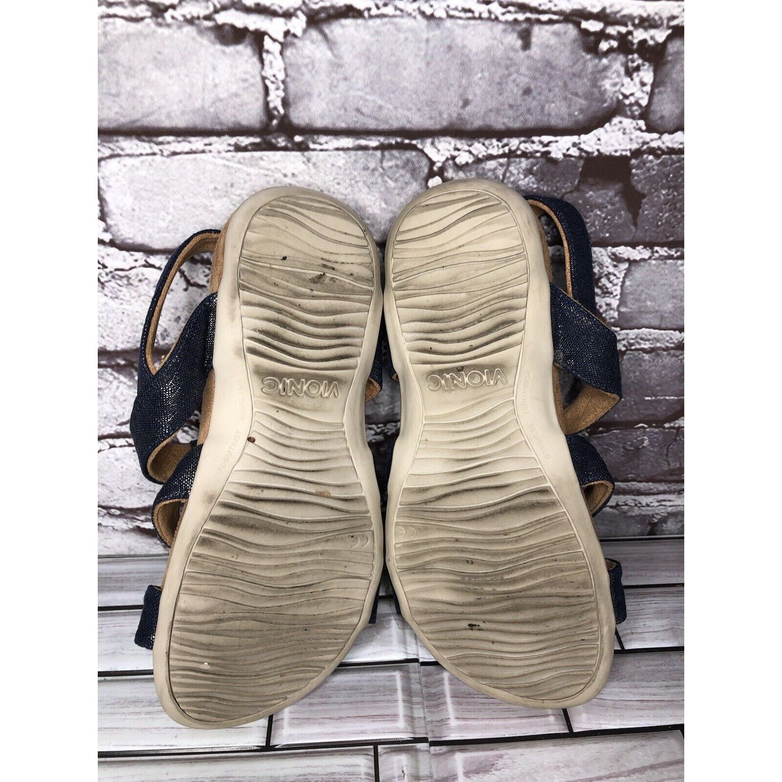 Other Vionic Amber Blue Denim Adjustable Strap Casual Sandals Wome Size US 8 / IT 38 - 7 Thumbnail