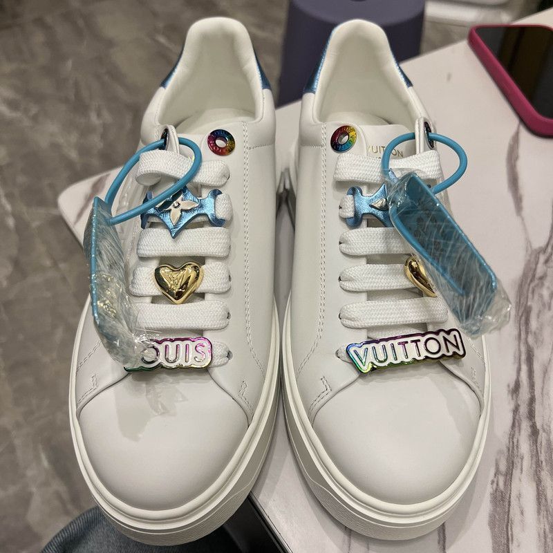 Louis Vuitton Louis Vuitton Time Out Leather Sneakers for Women Size US 6 / IT 36 - 2 Thumbnail