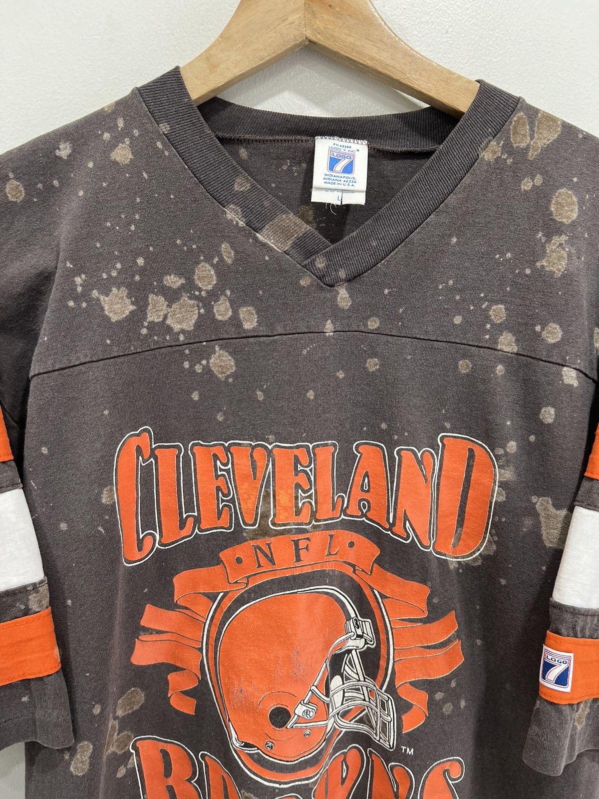 Vintage Vintage Cleveland Browns Tee shirt bleach splatter Size US L / EU 52-54 / 3 - 4 Thumbnail