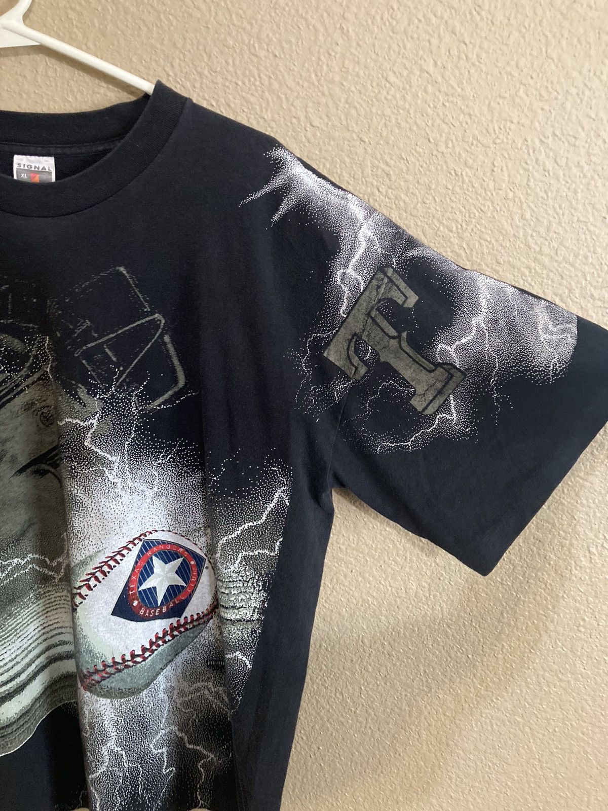 MLB × Vintage Vintage 90s MLB Texas Rangers AOP Graphic Lightning T- Shirt Size US XL / EU 56 / 4 - 8 Thumbnail