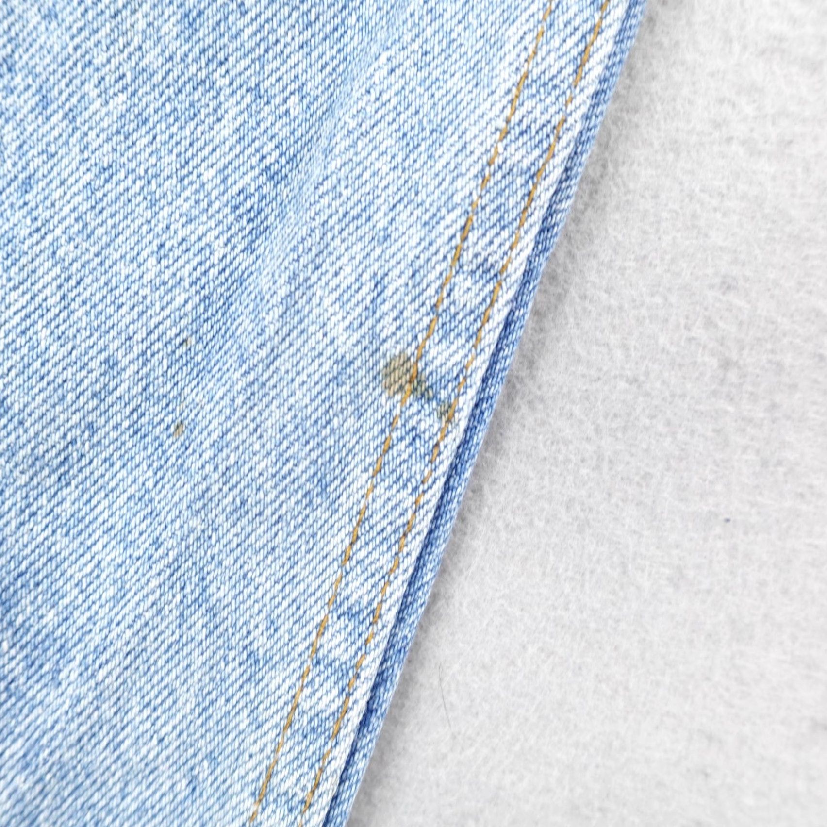 Levi's VINTAGE Levi's 550 Jeans Mens 34x30 Blue Denim Relaxed Fit Light Wash USA 80s Size US 34 / EU 50 - 5 Thumbnail