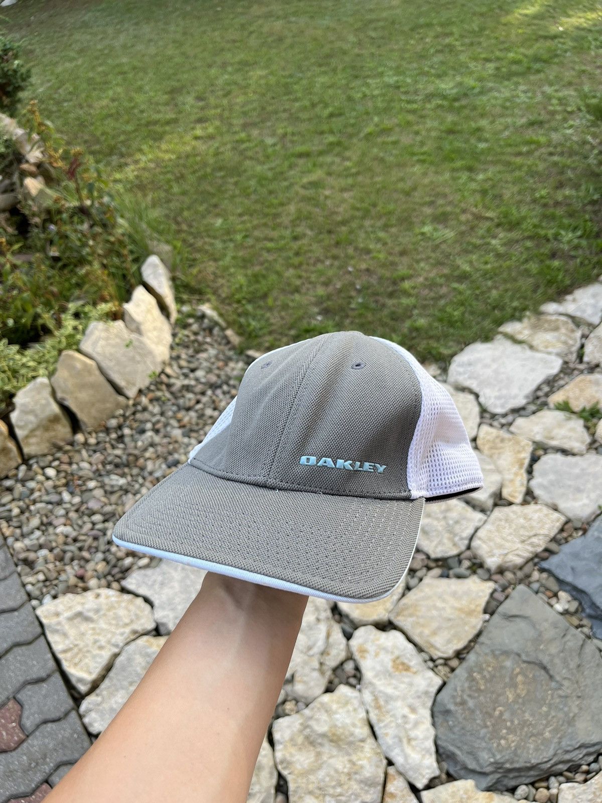 Oakley × Vintage Vintage Oakley y2k flex fit elastic band mesh logo cap hat Size 32 - 1 Thumbnail