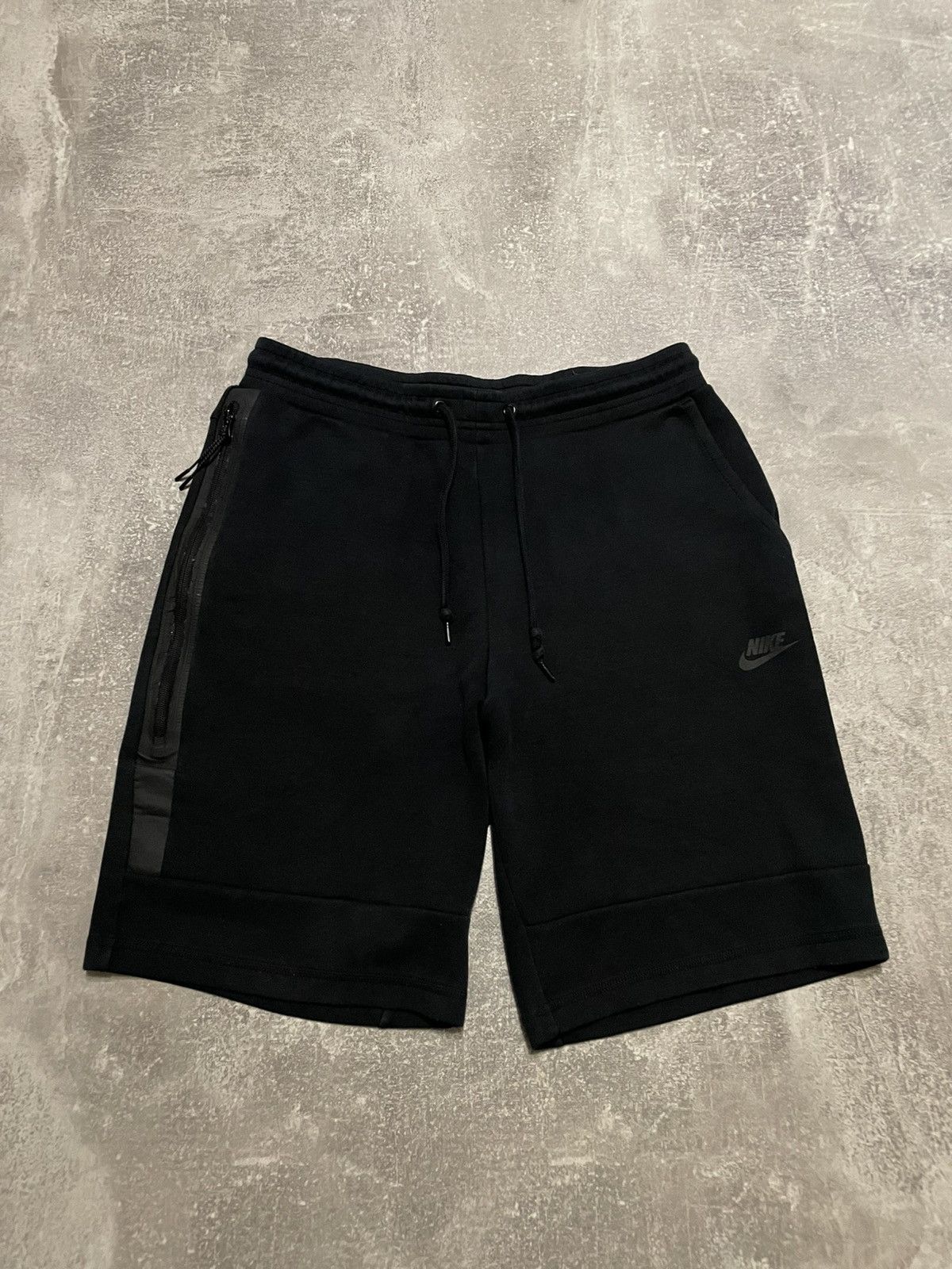 Nike Vintage Nike Tech Fleece Black Sweet Shorts Size M Size US 32 / EU 48 - 1 Thumbnail