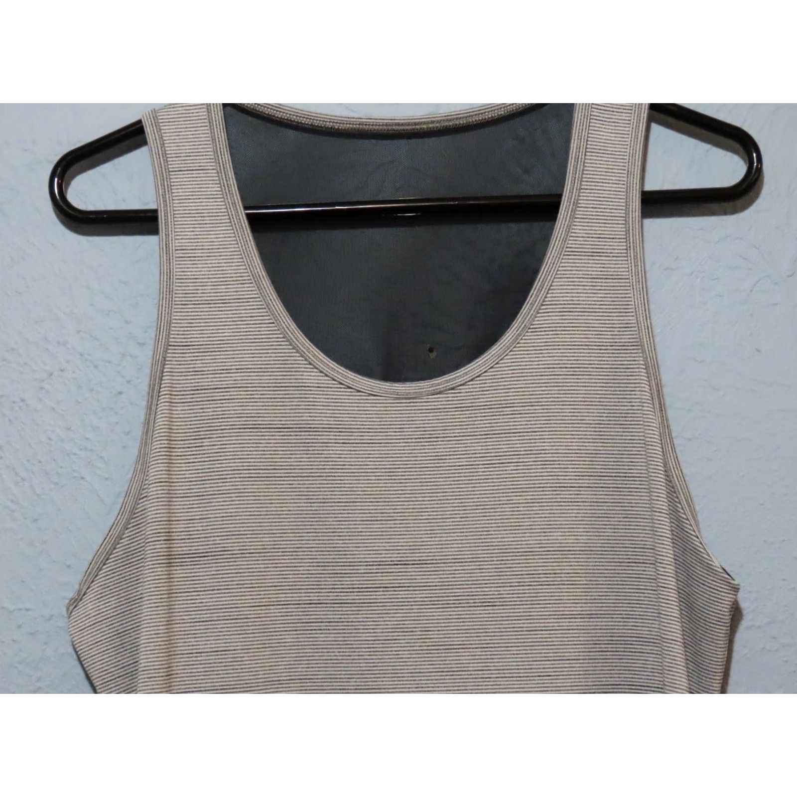 The North Face The North Face Tank Top Women L White Black Striped Sleeveless Racerback V-Neck Flashdry Pullover Athletic Run Jog Activewear Size L / US 10 / IT 46 - 3 Thumbnail