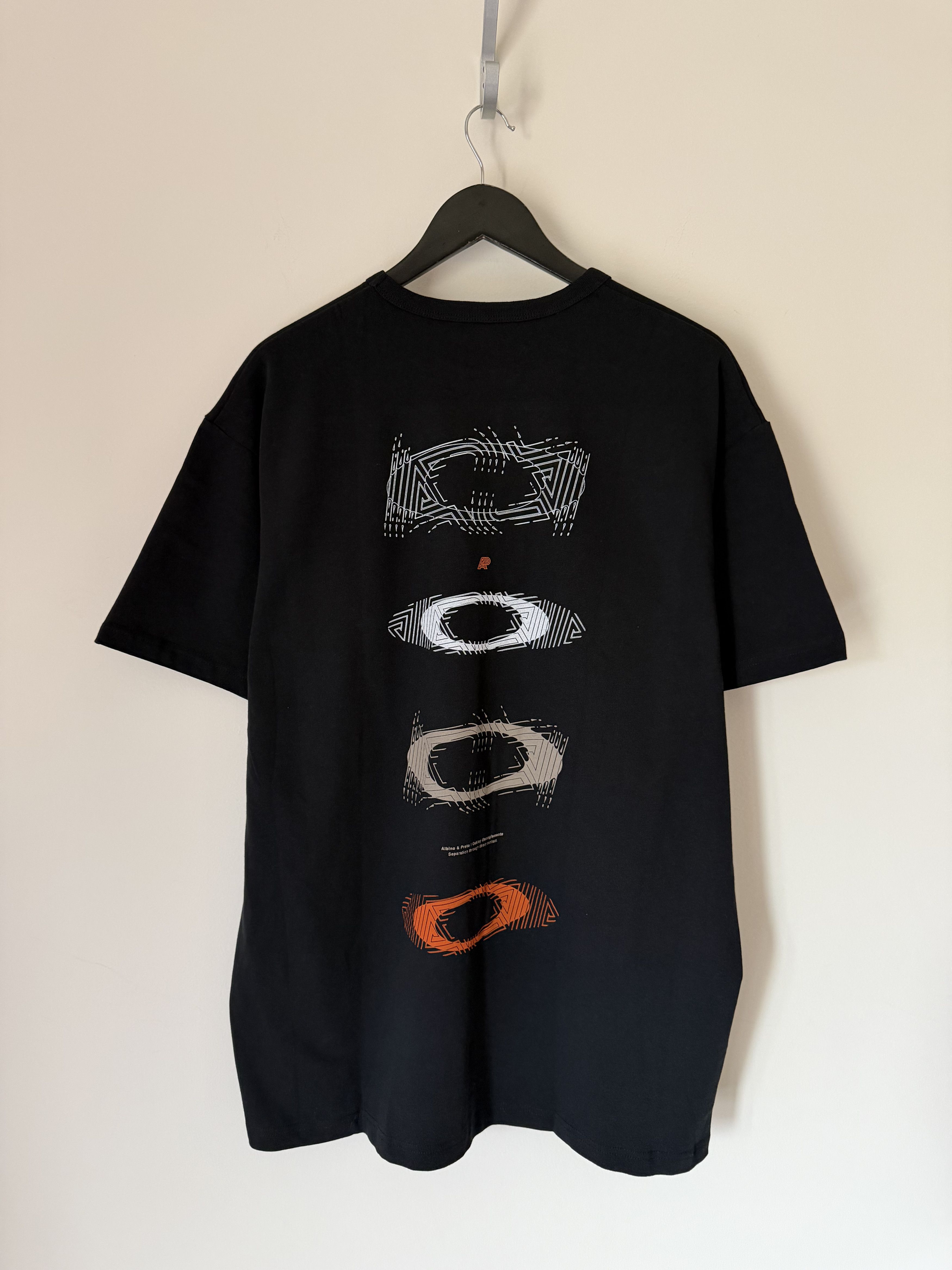 Oakley Albino & Preto Oakley Entaglement Tee in Black Size US XL / EU 56 / 4 - 3 Thumbnail