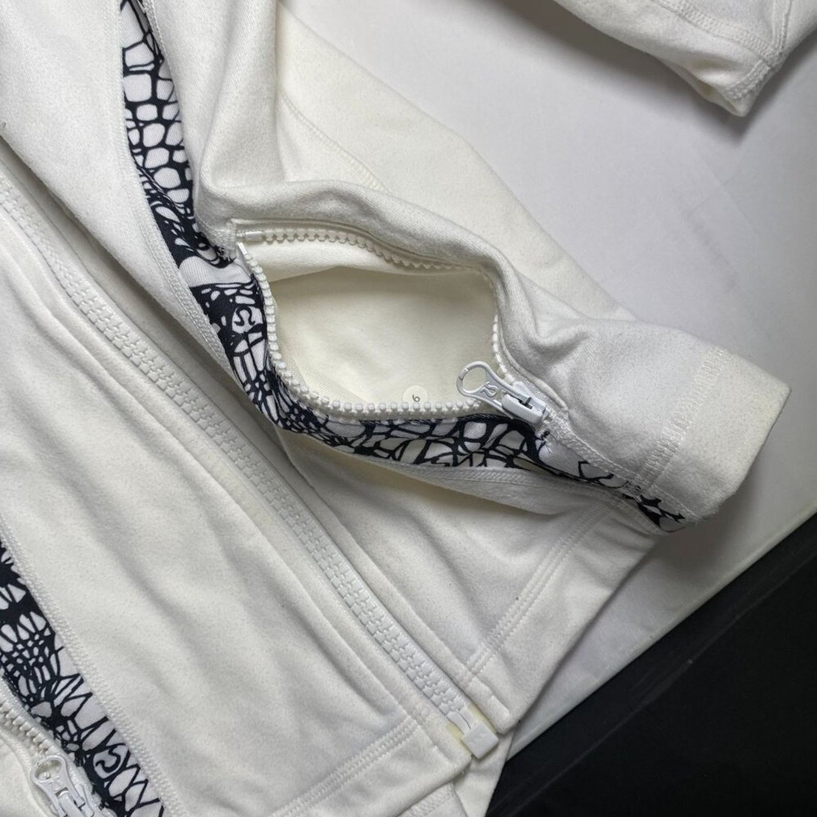 Lululemon Lululemon Define Jacket Brushed White / White Black Size M / US 6-8 / IT 42-44 - 3 Thumbnail