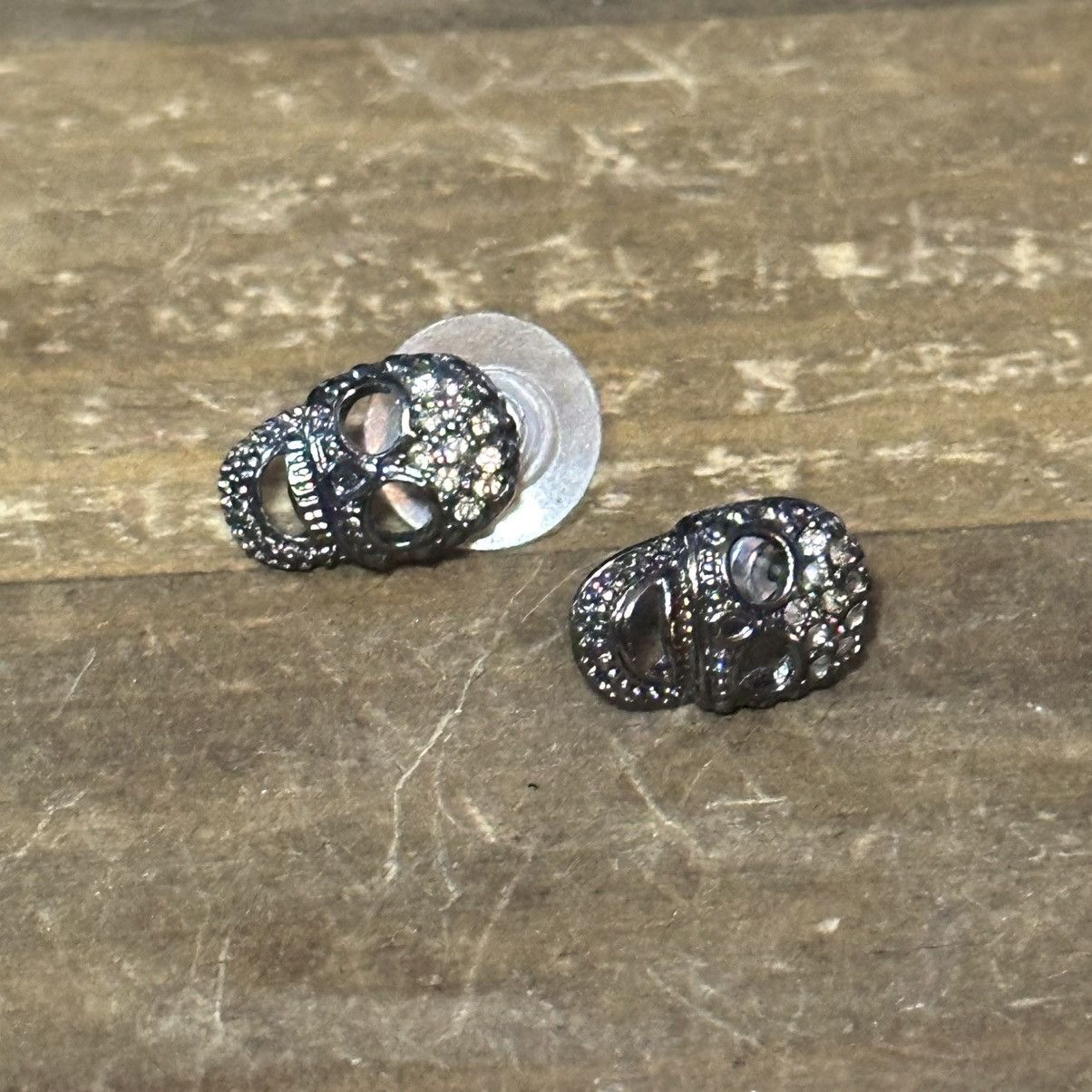 Other Silver tone pave skull post earrings Size ONE SIZE - 4 Thumbnail
