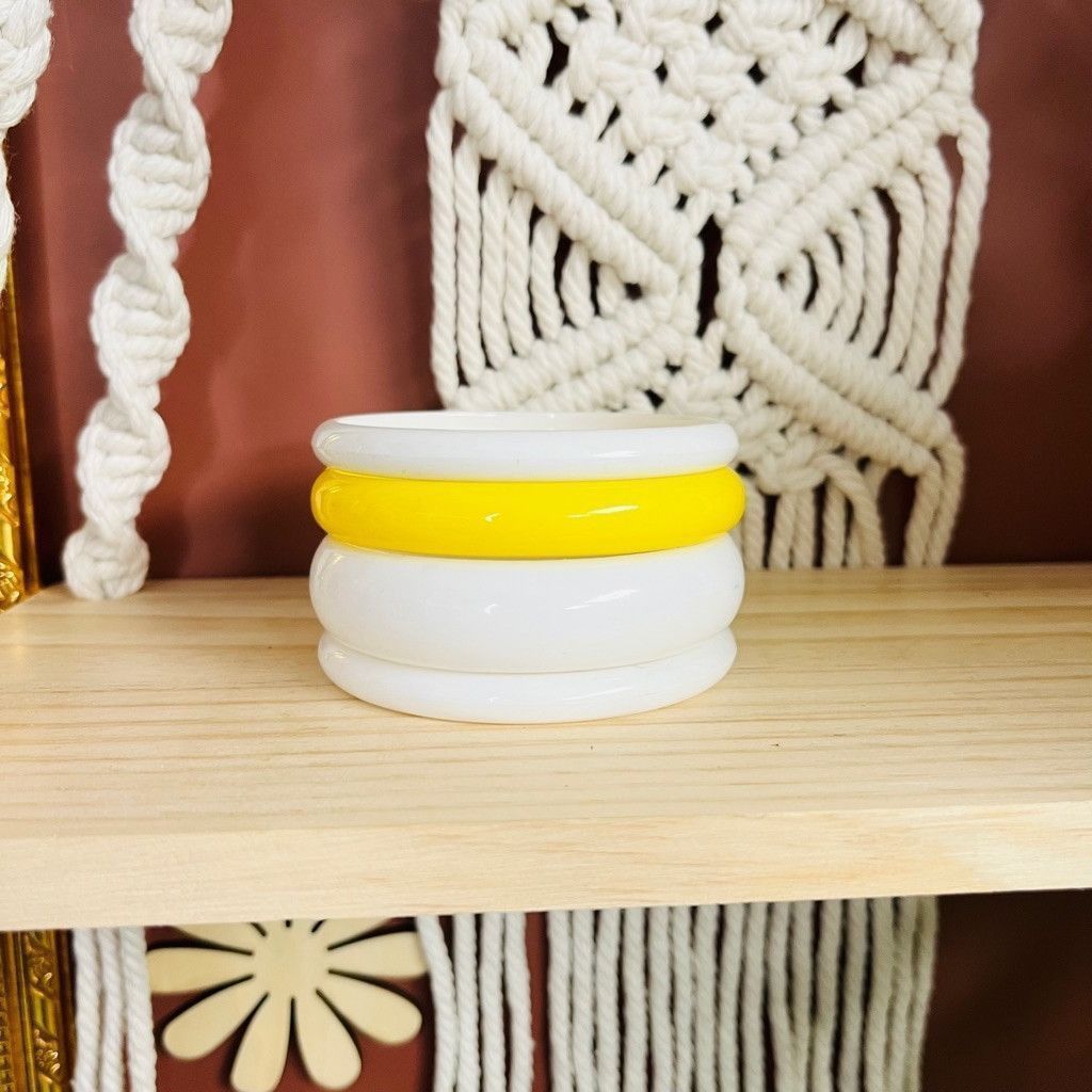 Vintage Vintage Lucite Bangle Bracelet Stack Set 4 Yellow and White Size ONE SIZE - 1 Thumbnail