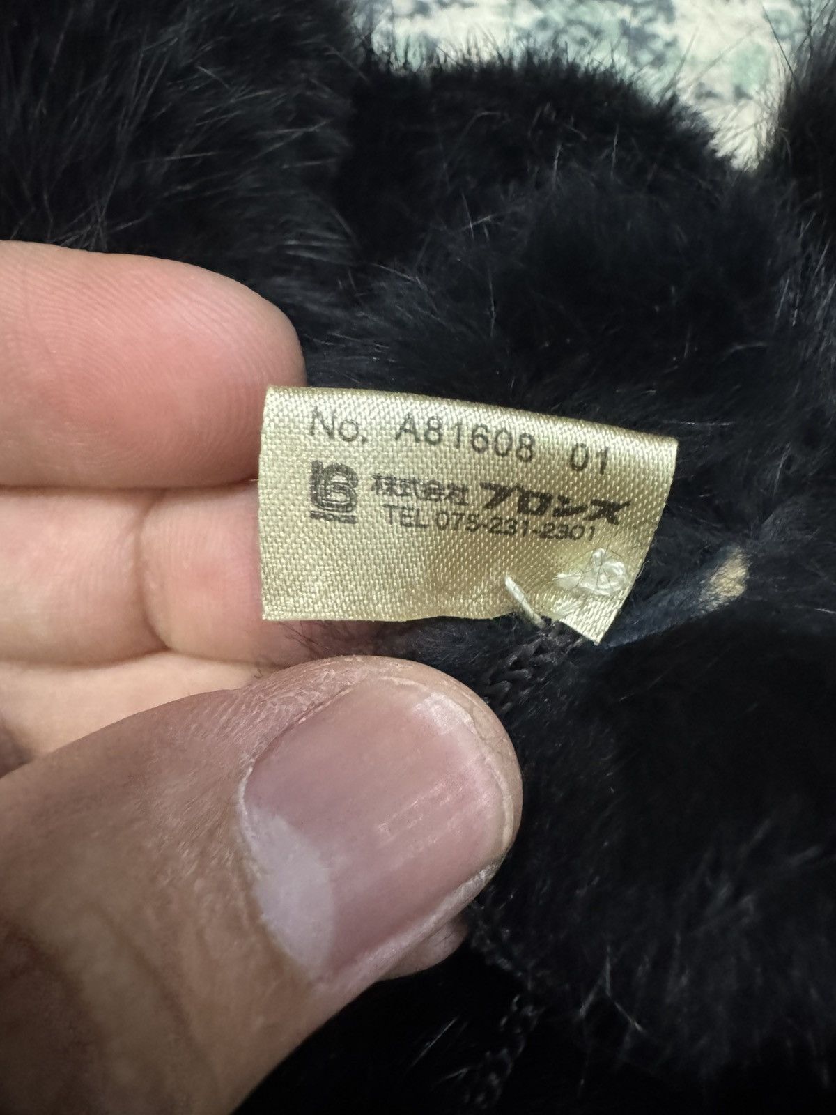 Japanese Brand BLACK POM-POM RABBIT FUR SCARF Size ONE SIZE - 7 Thumbnail