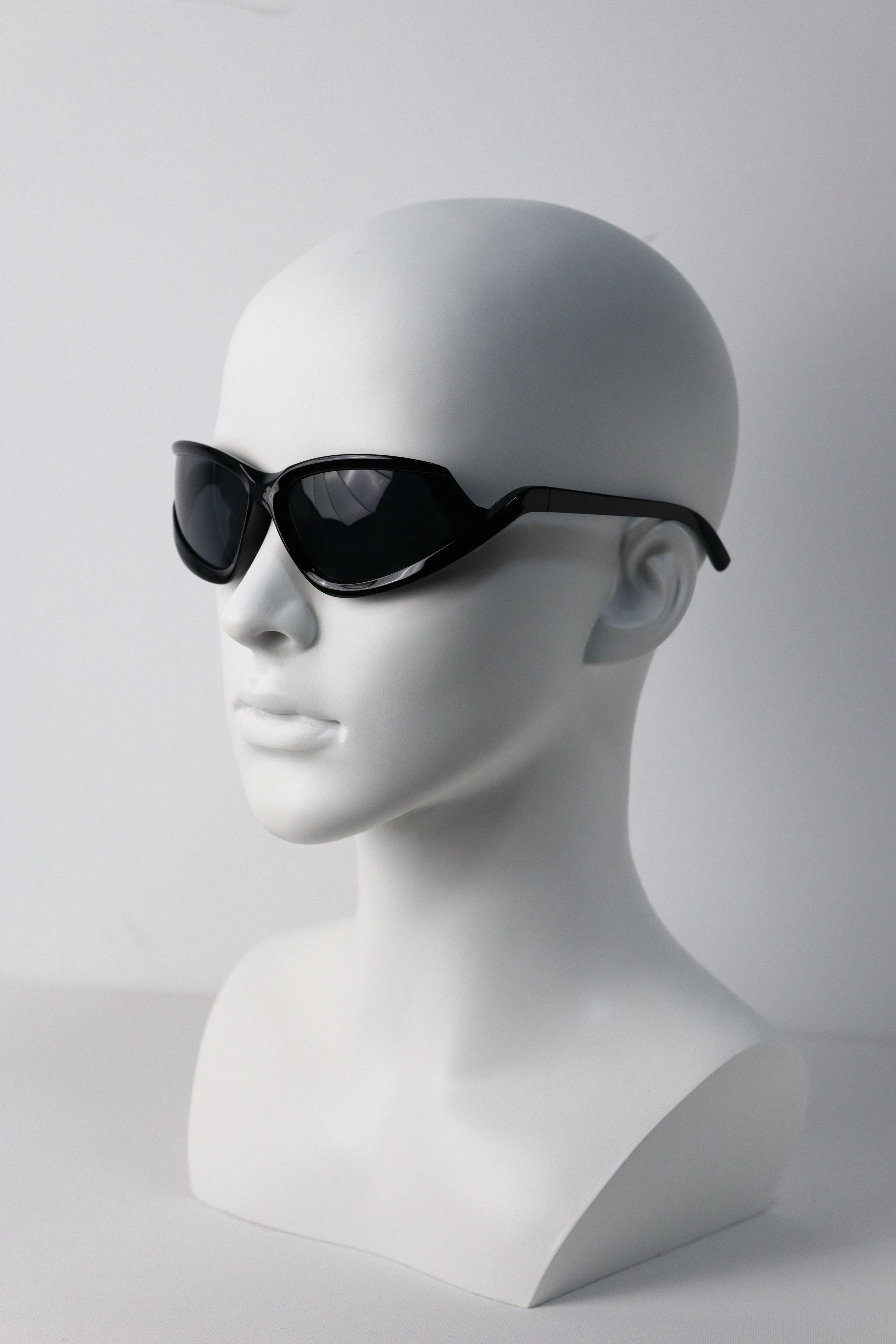 Japanese Brand Y2k Avant Garde Futuristic Black Sunglasses Unisex OS Size ONE SIZE - 5 Thumbnail
