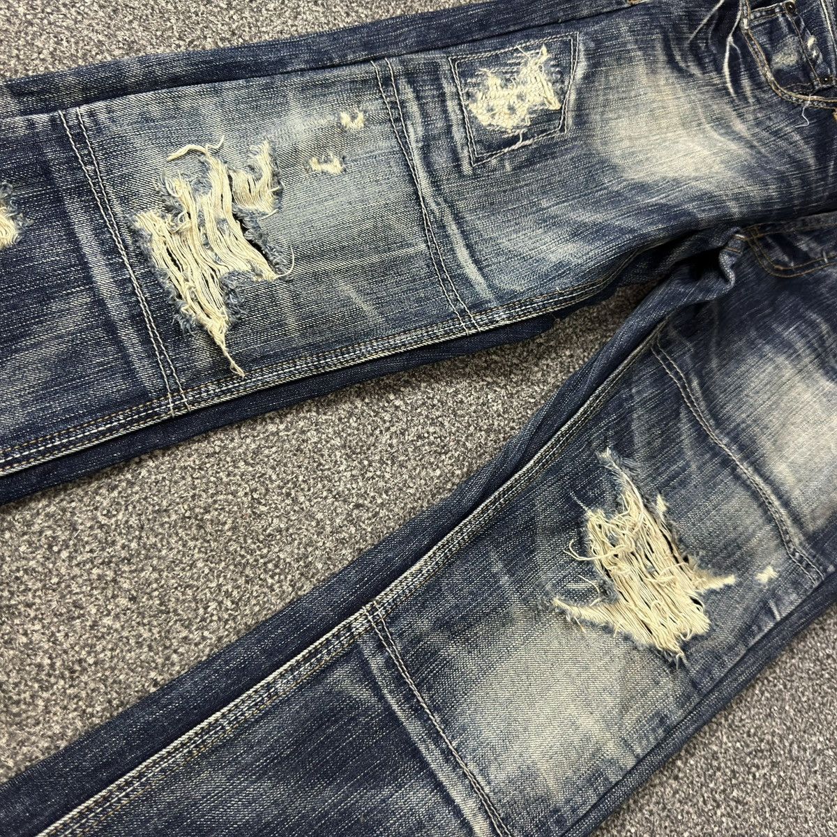 Le Grande Bleu (L.G.B.) Japanese Destroyed Rupert Distressed Opium Denim Archive Y2k Size US 32 / EU 48 - 4 Thumbnail