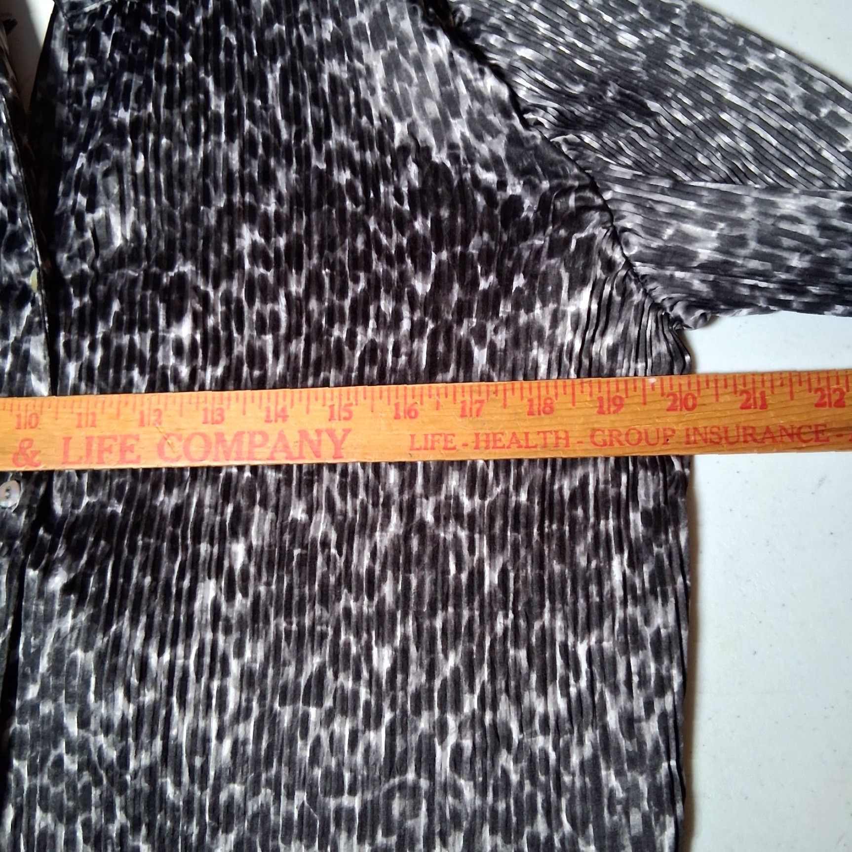 Vintage Jaclyn Smith Blouse XL Black Cat Print Bell Sleeve Pleated Satin Polyester Button Collared Size XL / US 12-14 / IT 48-50 - 4 Thumbnail
