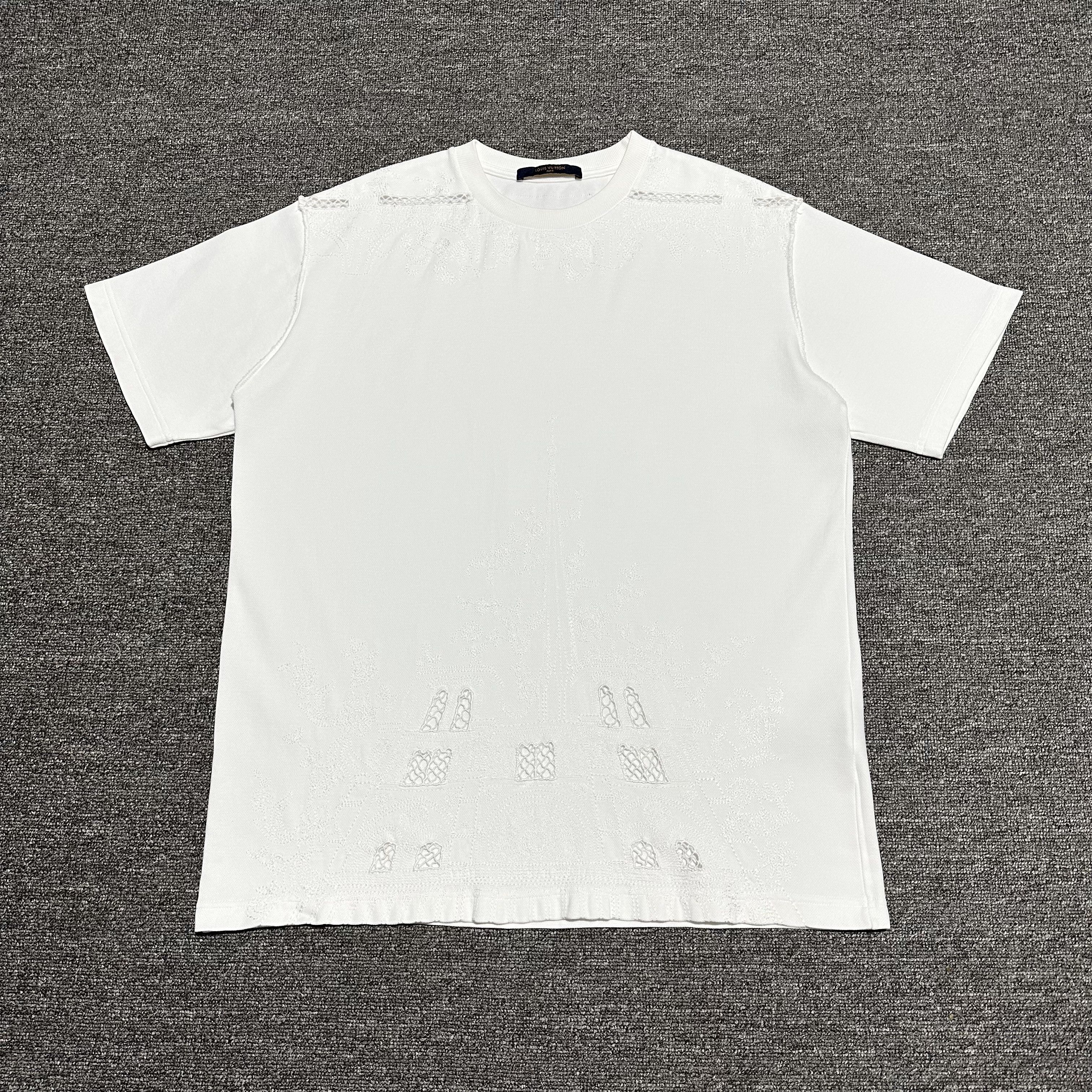 Louis Vuitton Louis Vuitton Embroidered church Tee Size US L / EU 52-54 / 3 - 2 Thumbnail