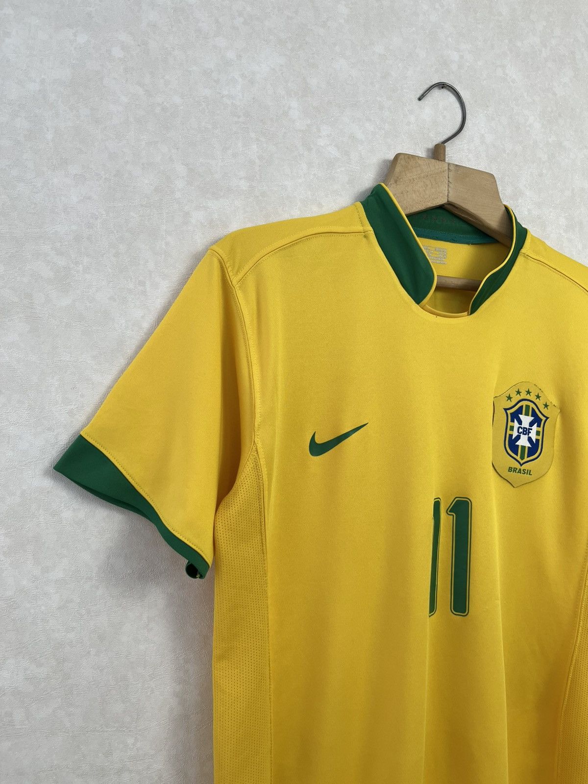 Nike Hype Nike Brazil Robinho #11 Y2K Jersey 00s Size US L / EU 52-54 / 3 - 5 Thumbnail