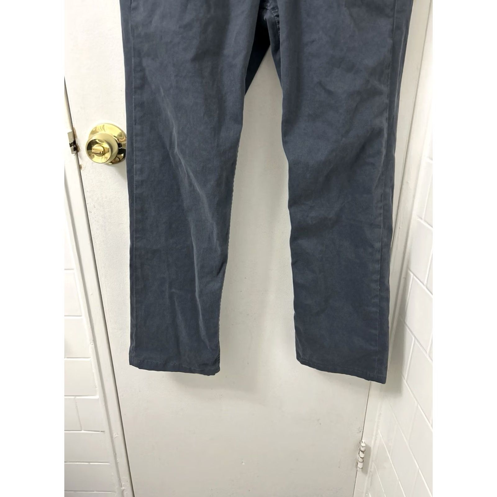 Tommy Bahama Tommy Bahama Authentic Chino Pants Mens 30x28 Navy Straight Leg Marlin Stretch Size US 30 / EU 46 - 3 Thumbnail