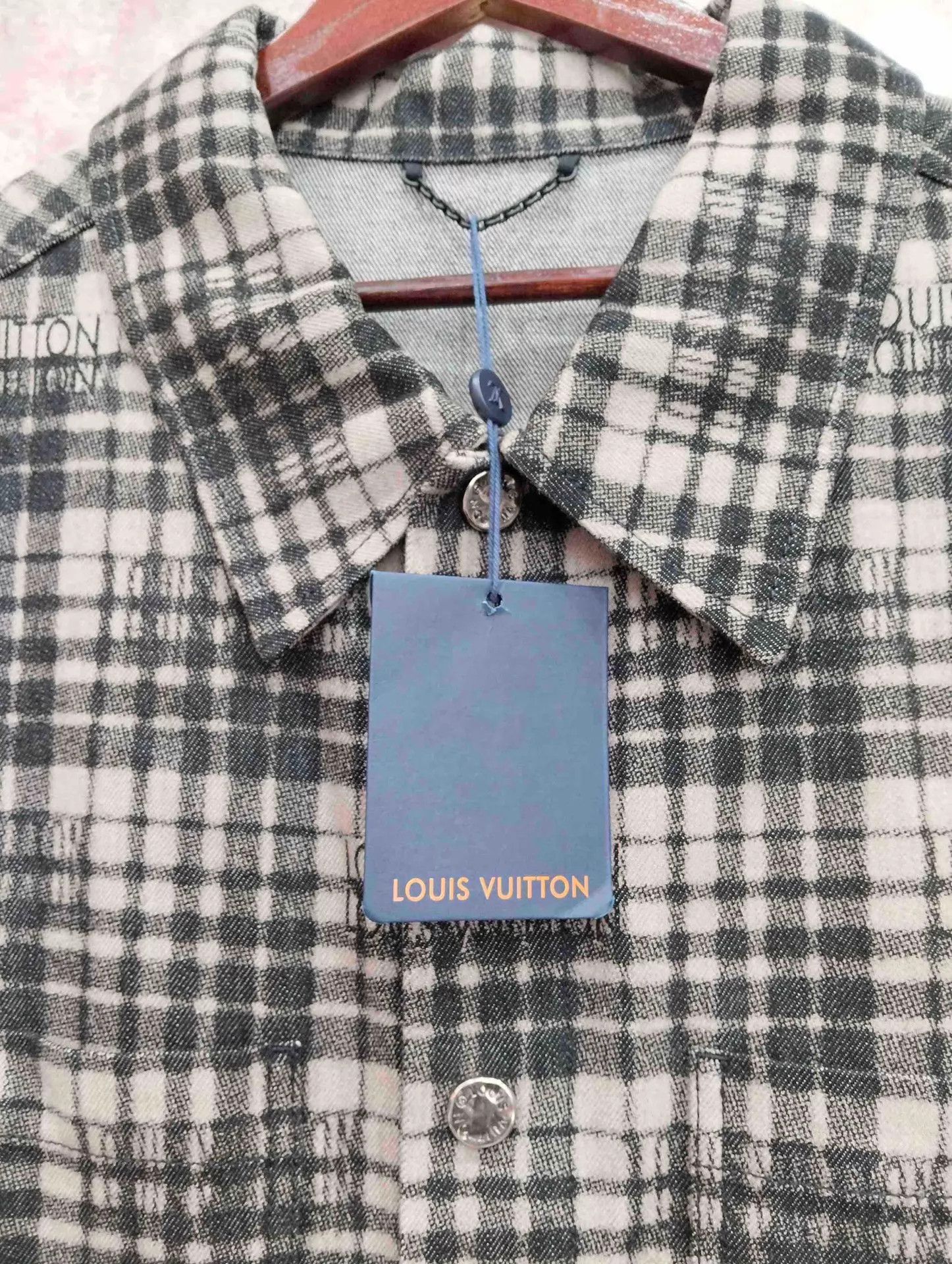 Louis Vuitton LV Monogram Logo Long Sleeve Shirt Jkt54 Size US L / EU 52-54 / 3 - 6 Thumbnail