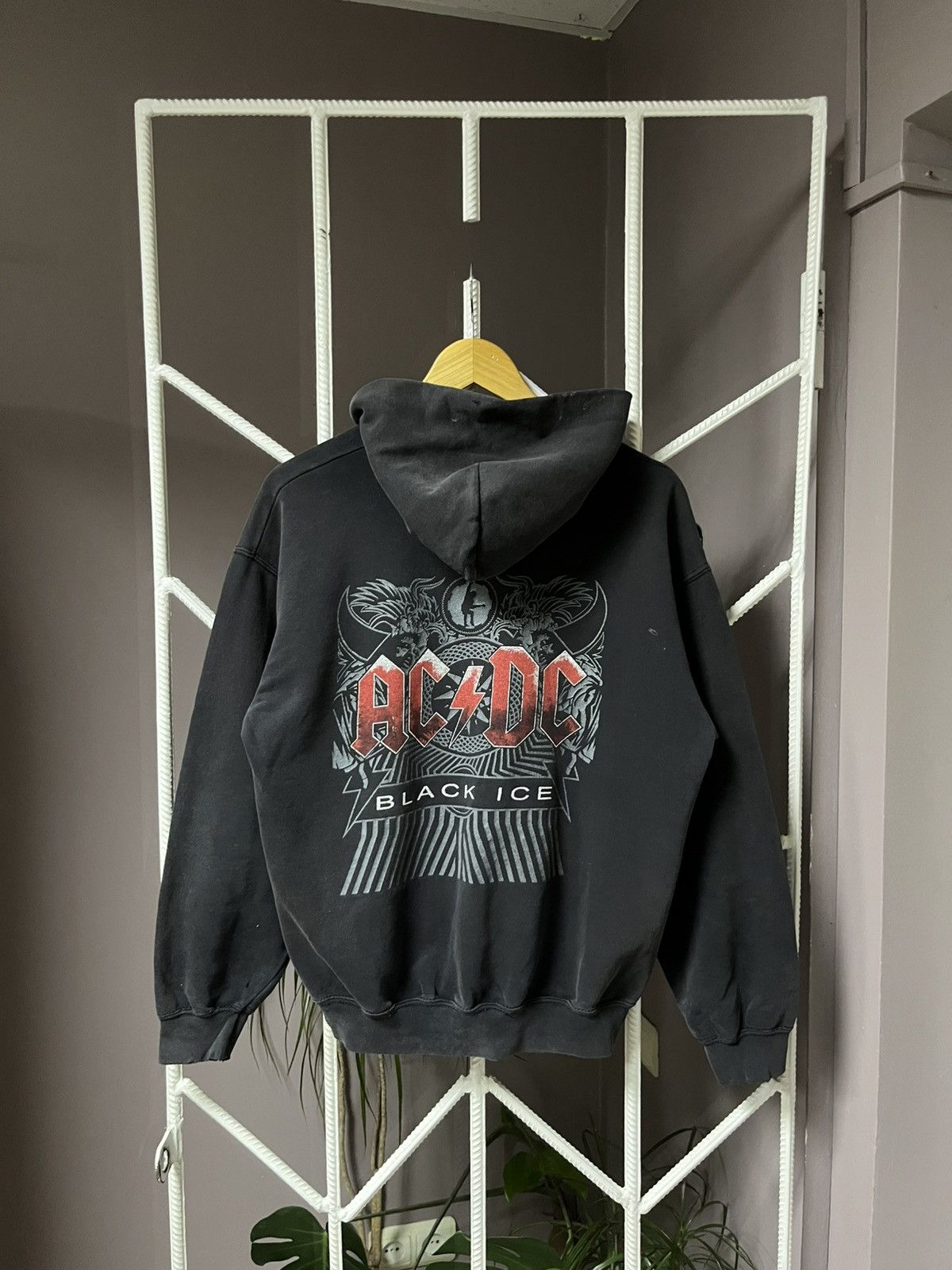 Band Tees Vintage Ac/Dc Rock Band Y2K Distressed Faded Hoodie Size US S / EU 44-46 / 1 - 1 Thumbnail