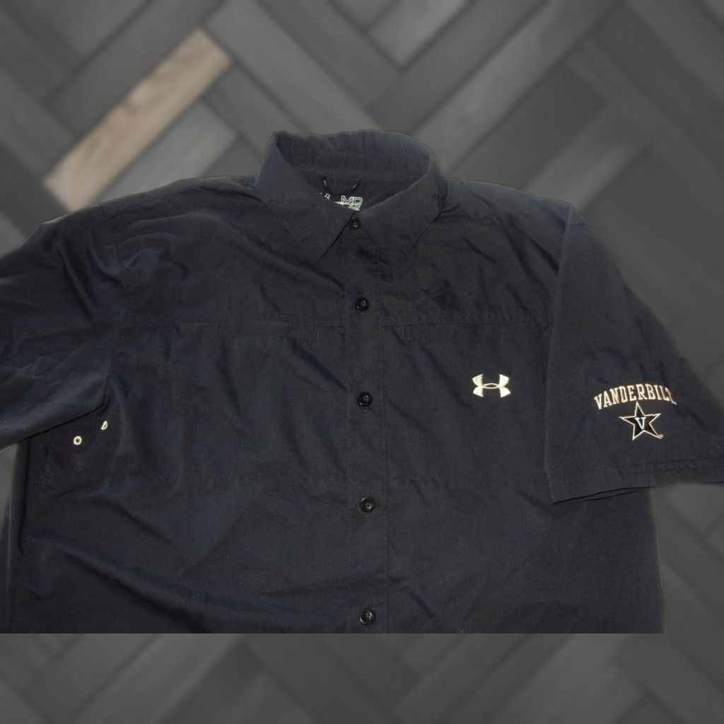 Under Armour Under Armour Men's Vanderbilt Commodores Button-Front Shirt Size M Black Polyester Short Sleeve Regular Button-Up Classic Size US M / EU 48-50 / 2 - 1 Thumbnail