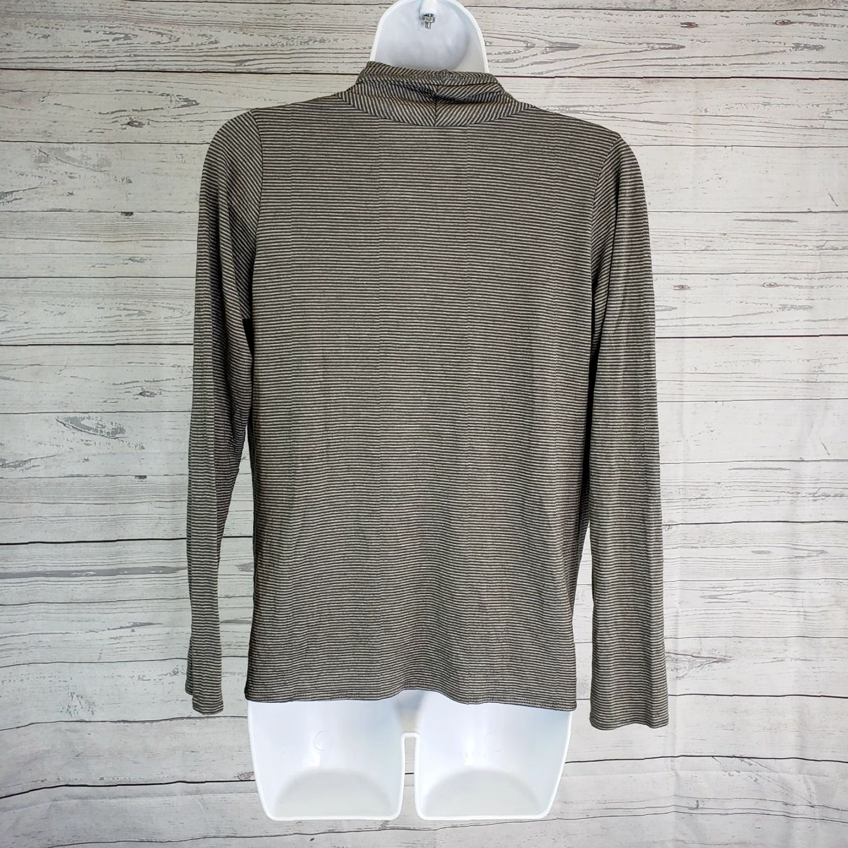 Vintage Comfy USA Womens Blouse Shirt Striped Long Sleeve V-Neck XS Gray Logo Pattern, XXS? Size XS / US 0-2 / IT 36-38 - 3 Thumbnail
