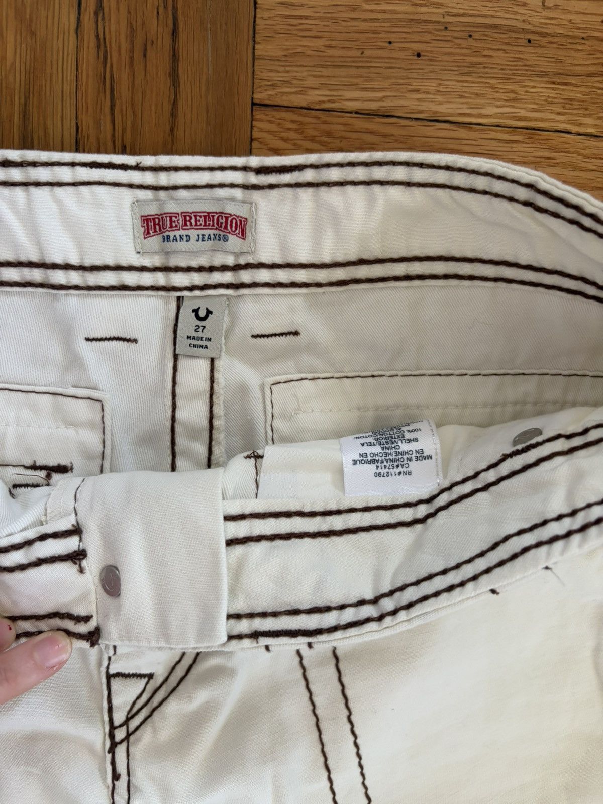True Religion White True Religion Jeans w/ Black Mega T Stitch Size US 27 - 6 Thumbnail