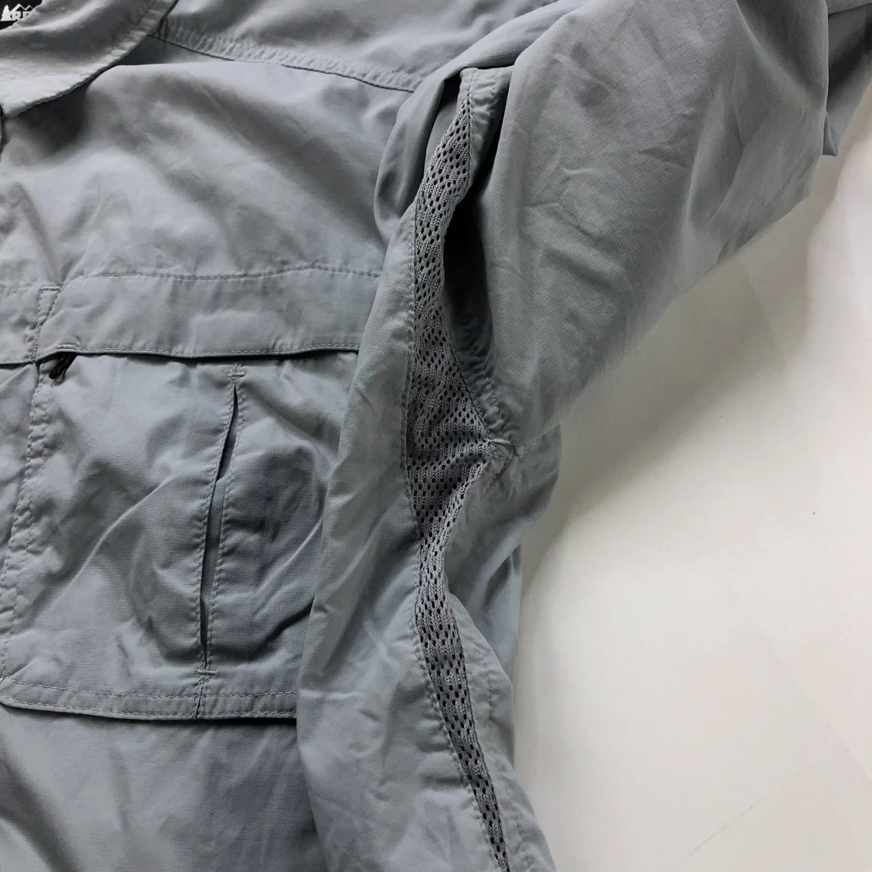 Vintage REI Shirt Ladies L Gray Convertible Roll Up Tab Sleeve Outdoor Vented Blouse Size L / US 10 / IT 46 - 5 Thumbnail
