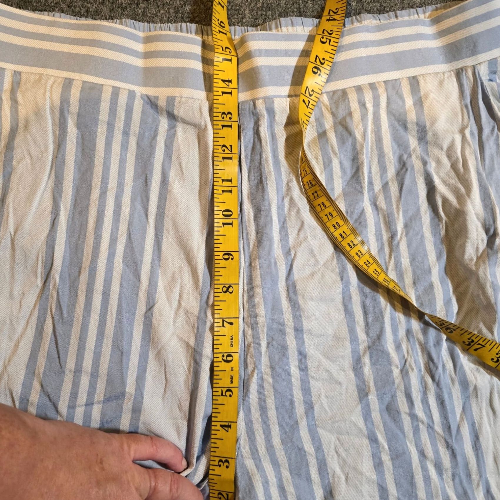 Torrid Torrid Pants Womens 2X Blue White Striped Wide Leg Pull On Capri Cropped Casual Beachy Size 40" / US 18 - 6 Thumbnail