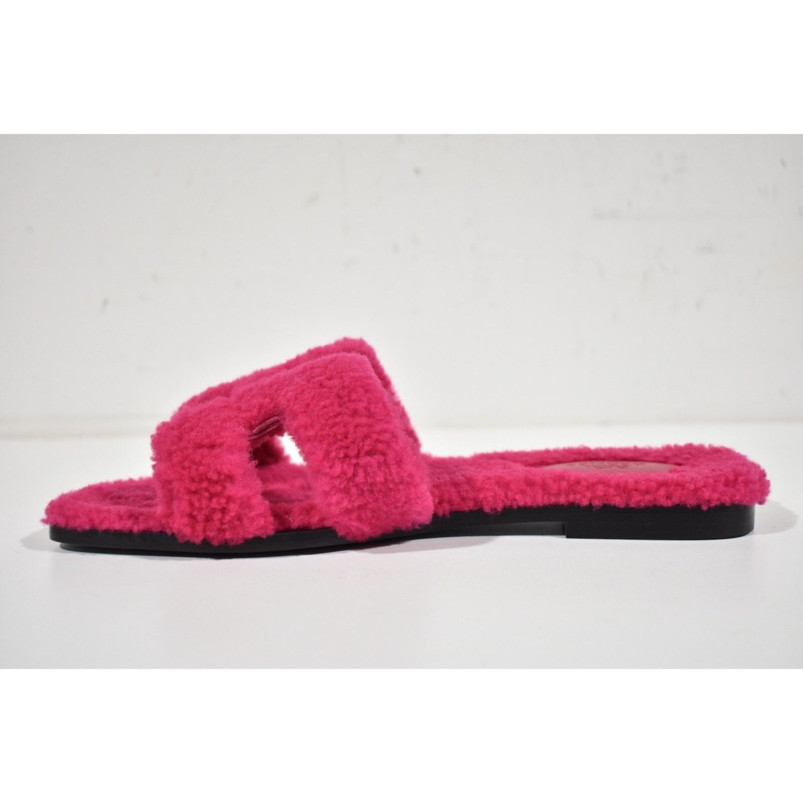 Hermes Hermes Oran Teddy Shearling Fur Pink H Logo Slide Sandal Size US 9 / IT 39 - 7 Thumbnail