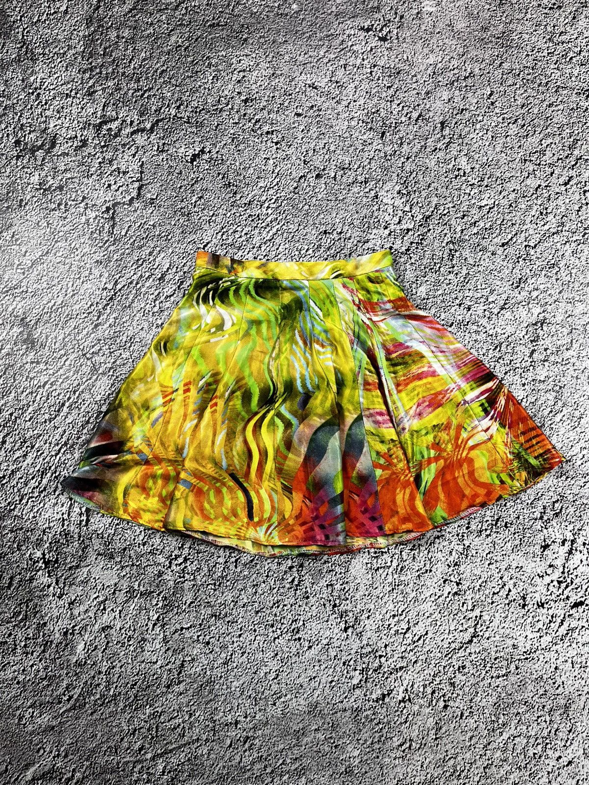 Vintage VINTAGE JPG STYLE ARTWORK MINI SKIRT ALL OVER Size 24" / US 00 / IT 34 - 4 Thumbnail