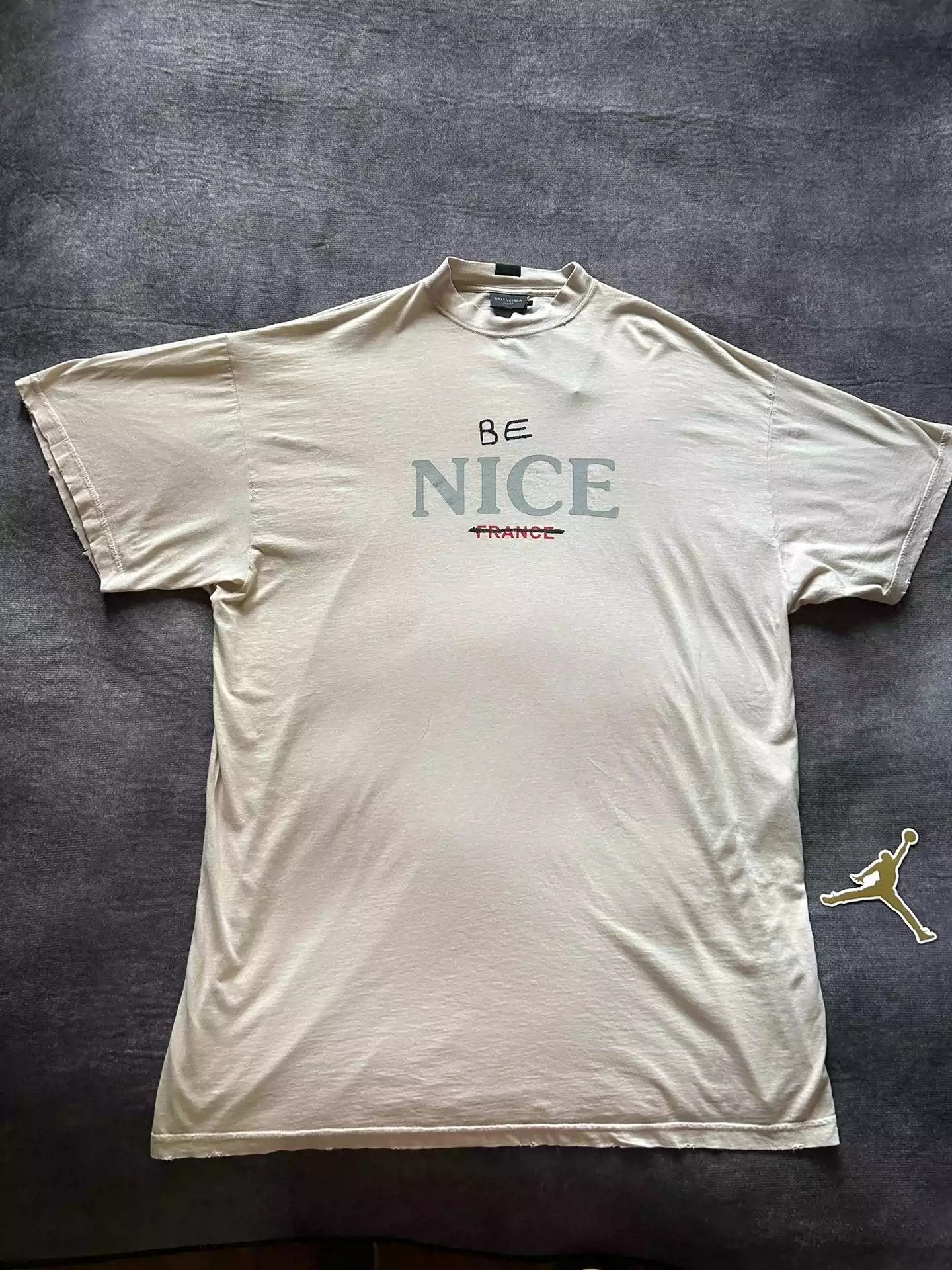 Balenciaga Short Sleeve 23fw New Be Nice Worn Out Beige