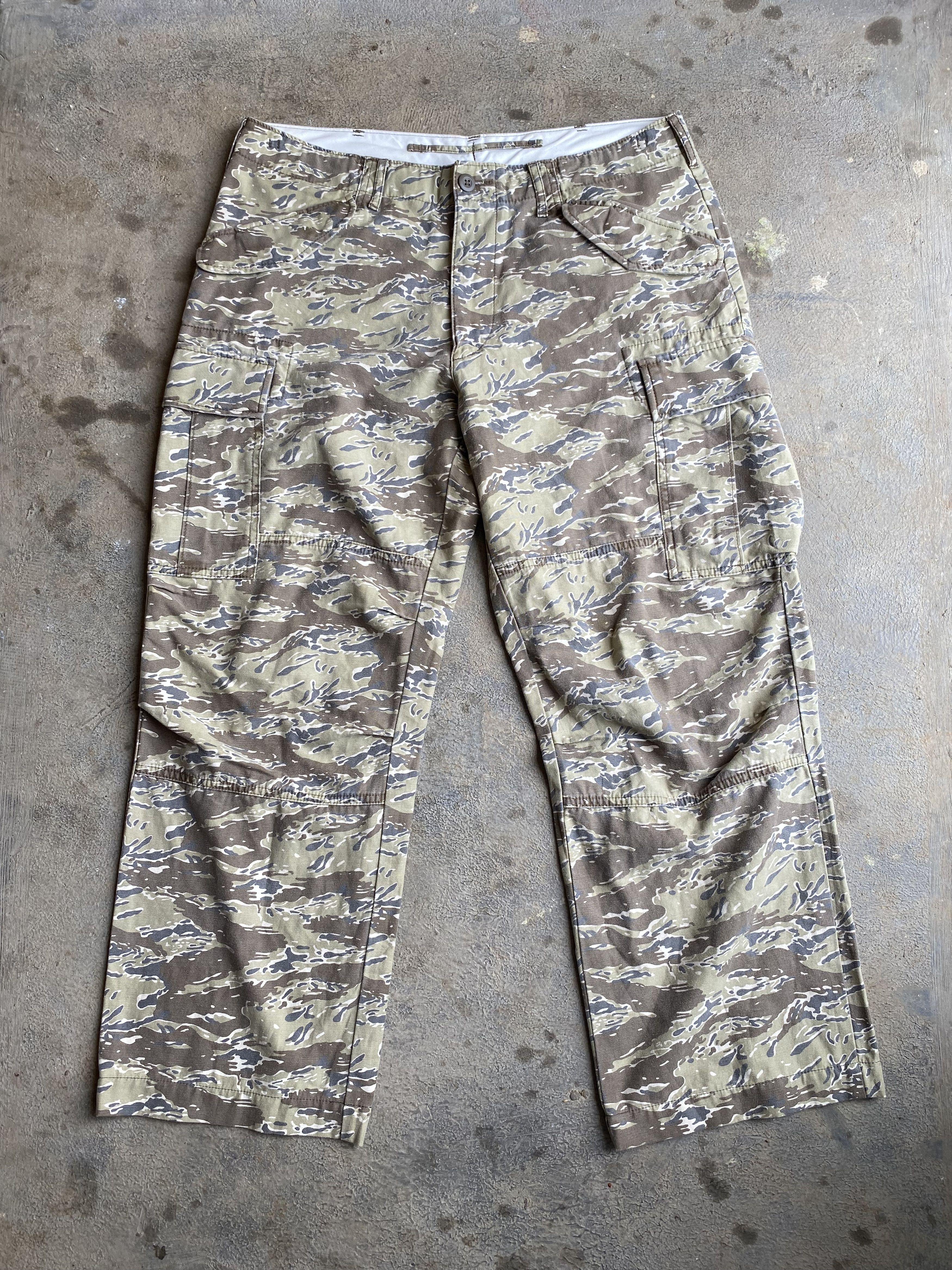 Uniqlo Uniqlo tiger strippe military cargo pants Size US 34 / EU 50 - 1 Thumbnail