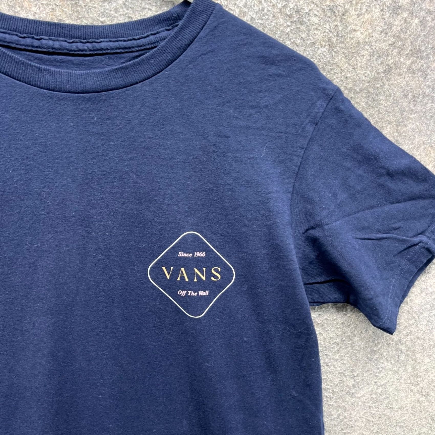 Vans VANS Shirt Mens Small Blue Crewneck Casual Tee Classic Flower Print Skate Shirt Mens Small Blue Crewneck Regular Fit Cotton Logo Vinyl? Size US S / EU 44-46 / 1 - 6 Thumbnail