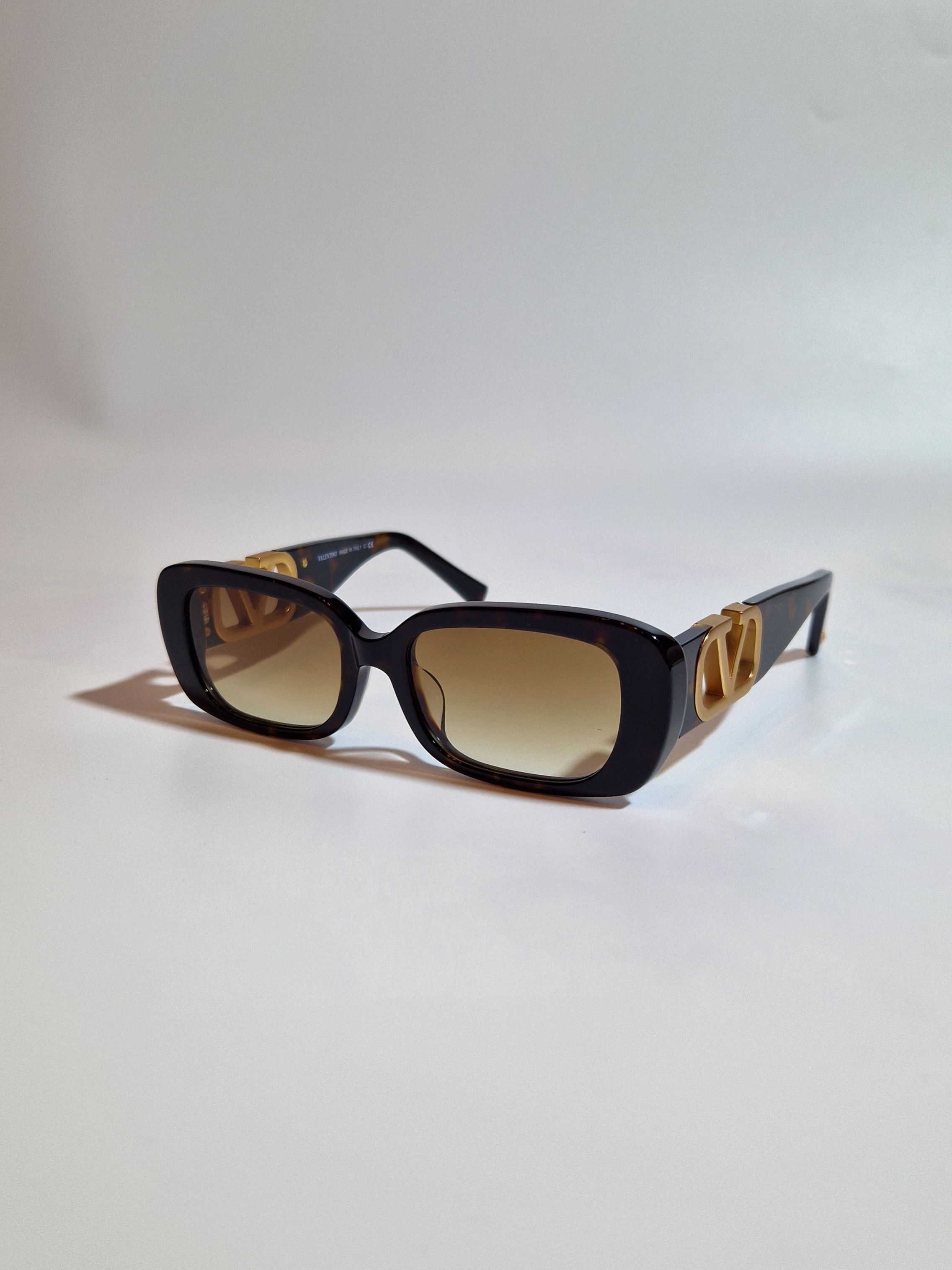 Valentino Valentino VA4067 sunglasses made in Italy luxury Size ONE SIZE - 1 Thumbnail