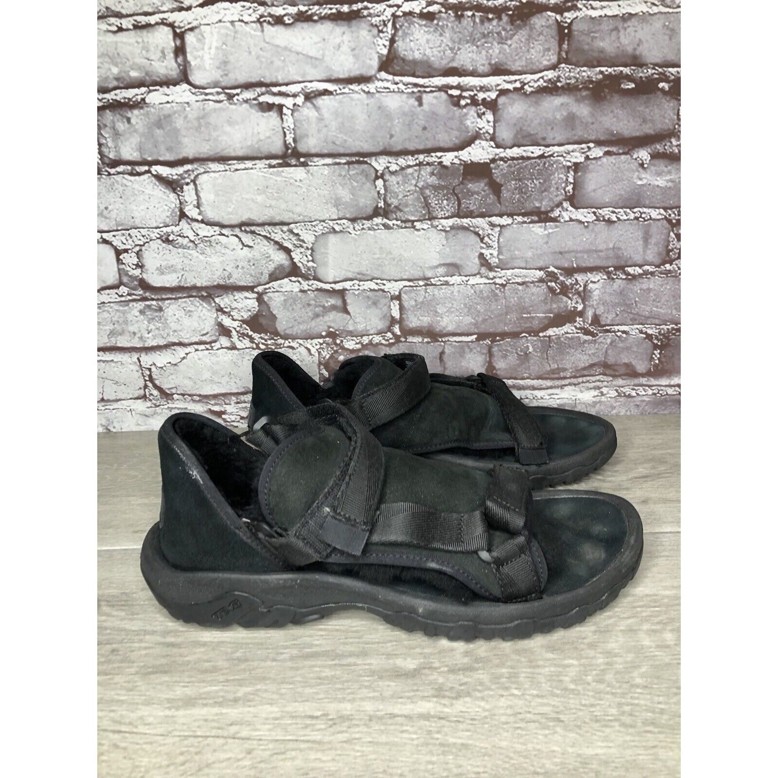 Ugg TEVA UGG COLLAB Black SHEEPSKIN Suede Strappy Outdoor Sandal Size US 10 / EU 43 - 17 Thumbnail