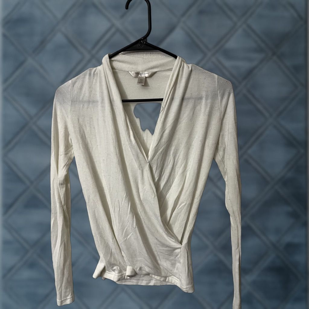 Banana Republic Womens Banana Republic blouse xs White Solid Floral Sleeveless Asymmetrical Sleeve Beaded Canvas Polyester Cotton Blend? Size XXS / US 00 / IT 34 - 1 Thumbnail