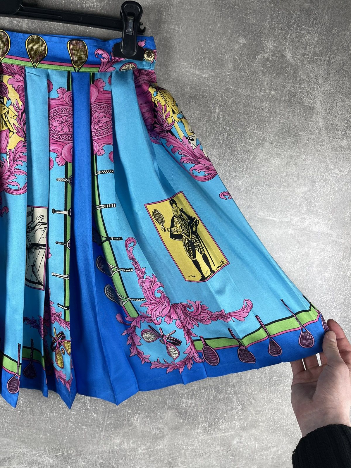 Versace Versace Sport Vintage Pleated Archives Silk Skirt Graphic Size 30" / US 8 / IT 44 - 4 Thumbnail
