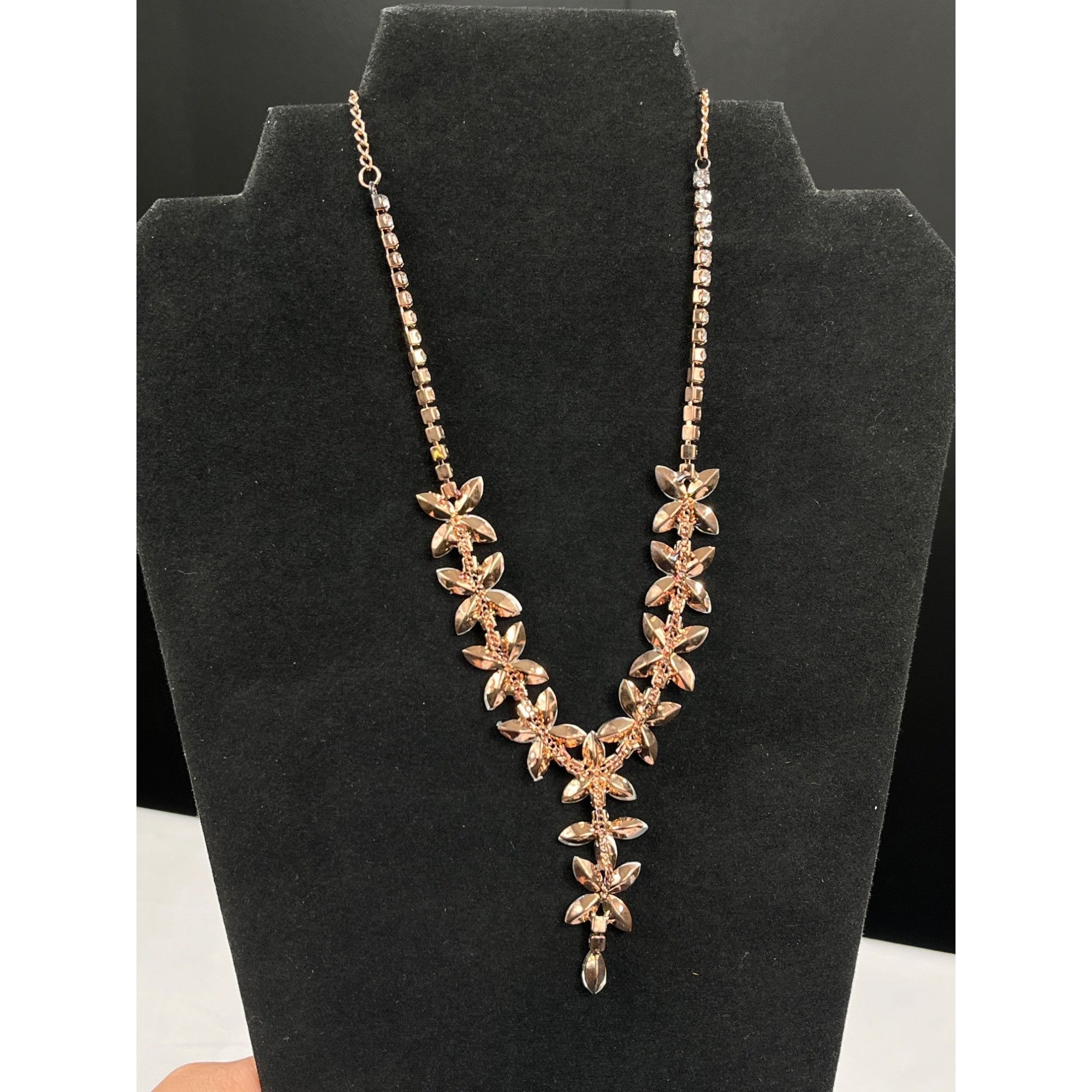 Designer Elegant Crystal Rhinestone SKU 7860 Necklace With Floral Pen Size ONE SIZE - 3 Thumbnail