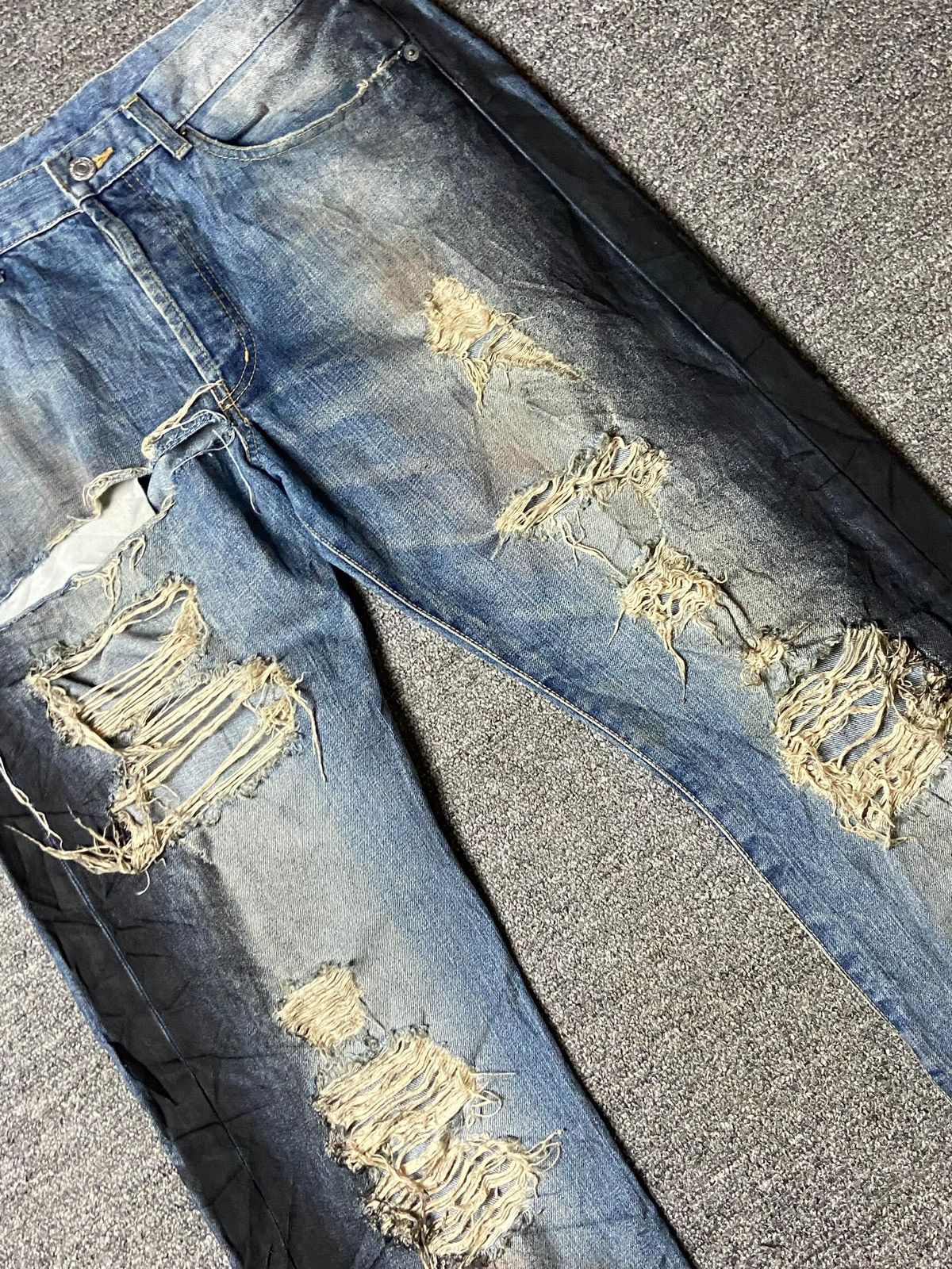 Takeo Kikuchi × Vintage Vintage Takeo Kikuchi Selvedge Ripped Jeans (123) Size US 37 - 9 Thumbnail