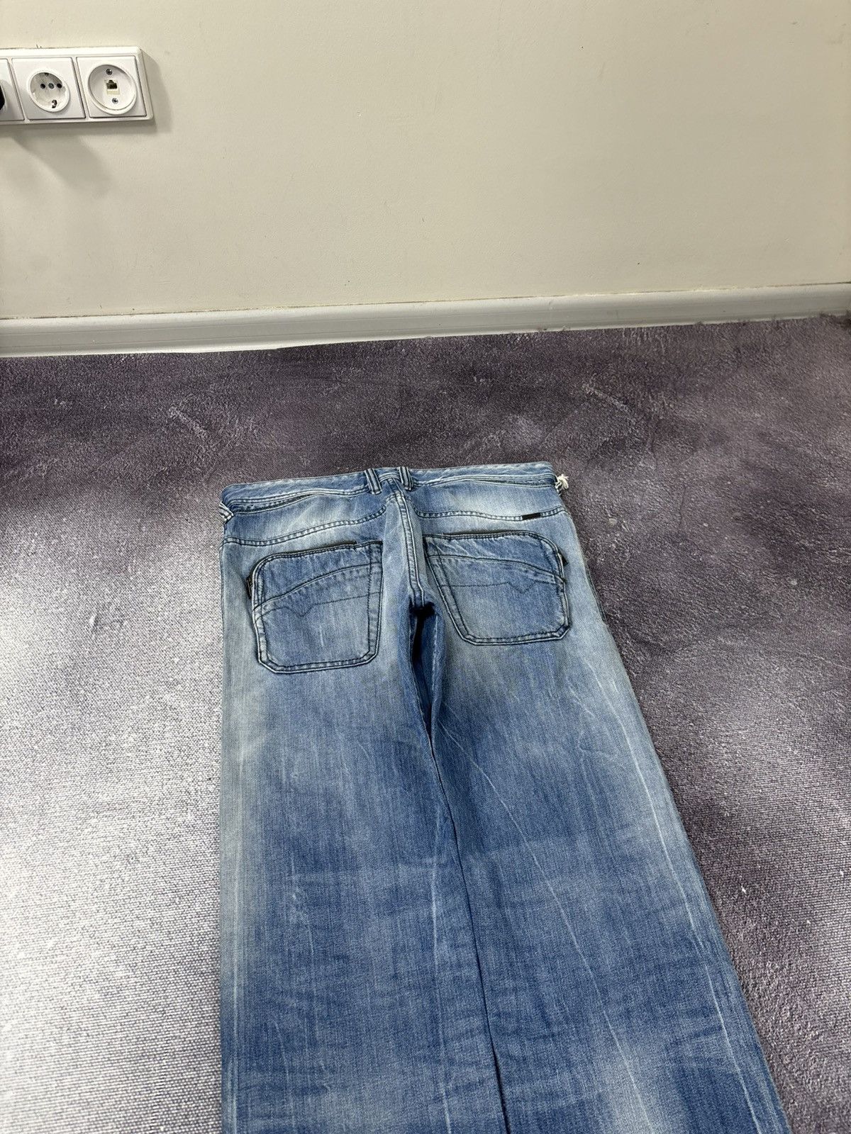 Diesel Diesel Poiak Regular Slim Tapered NWT Men’s Blue Denim Jeans Size US 31 - 15 Thumbnail