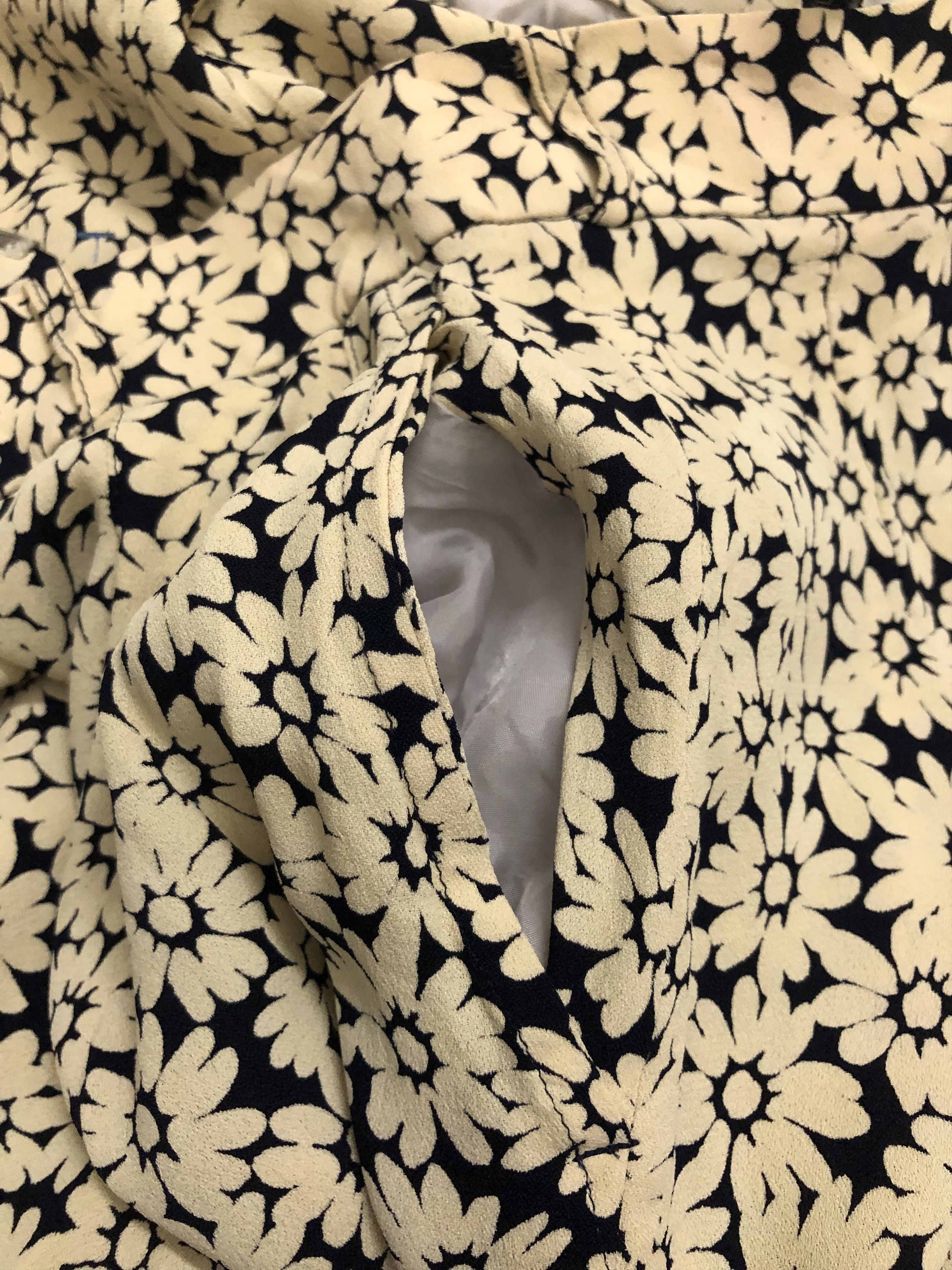 Designer × Yves Saint Laurent Vintage Yves Saint Laurent Rayon Floral Size 25" / US 0 / IT 36 - 5 Thumbnail