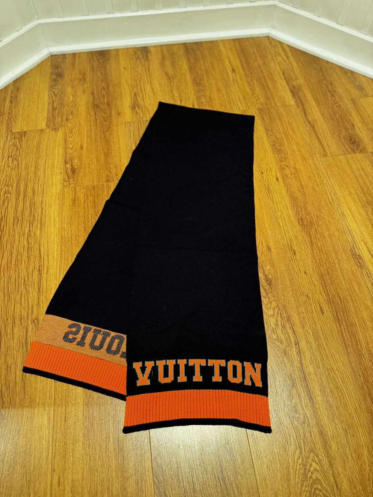 Louis Vuitton Louis Vuitton Navy orange scarf Size ONE SIZE - 5 Thumbnail