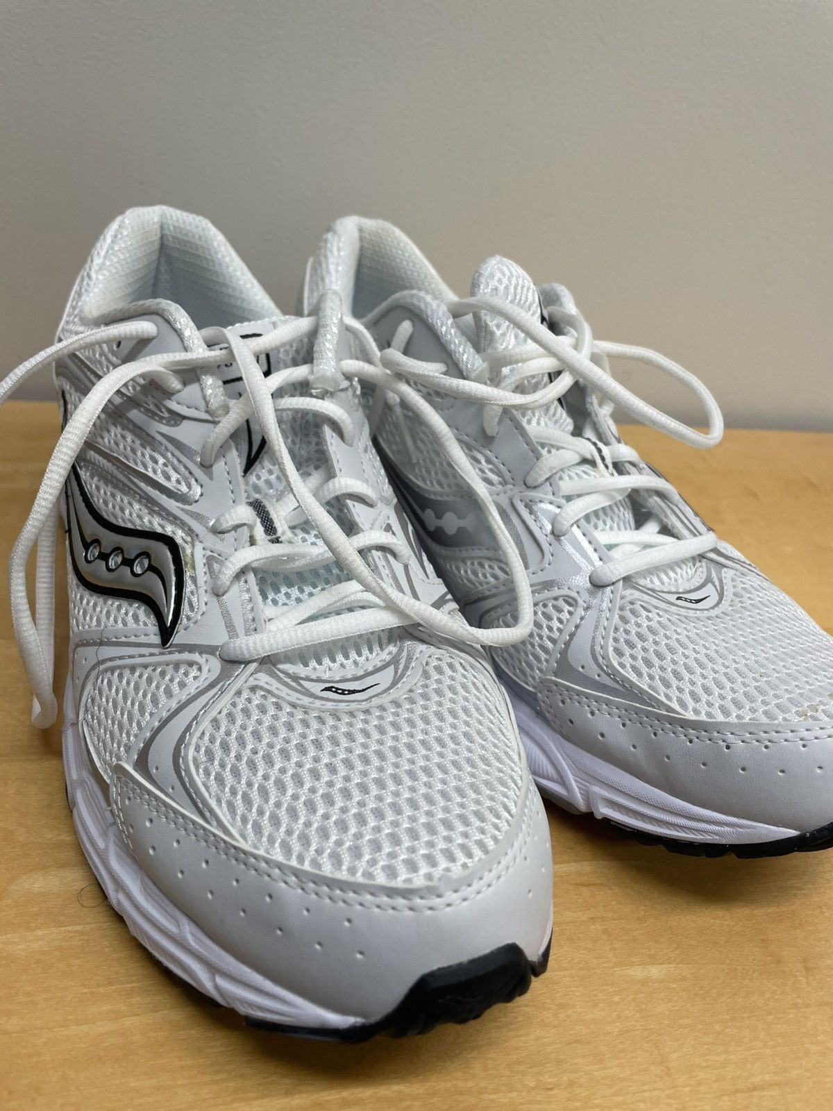 Saucony Saucony Low Top Sneakers Size US 10.5 / EU 43-44 - 1 Thumbnail