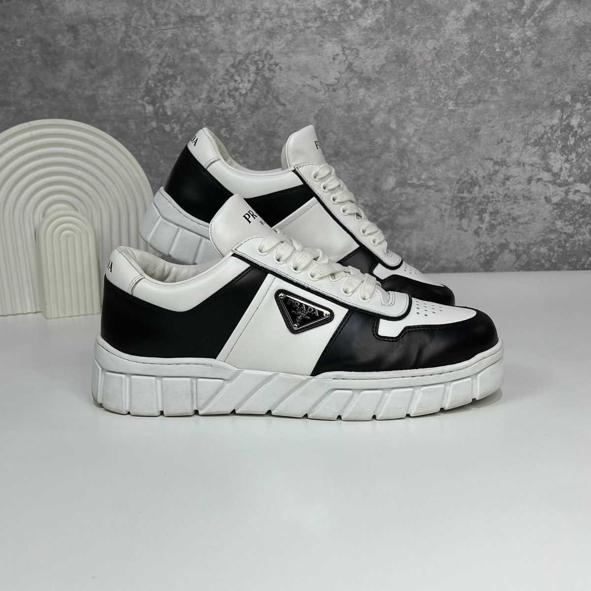 Prada Prada Triangle Logo Low-Top Sneakers – Black & White – Men’s Size US 9.5 / EU 42-43 - 3 Thumbnail