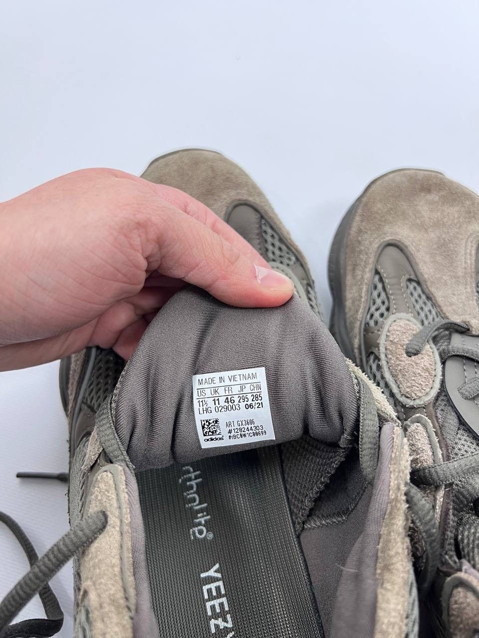Adidas Adidas Yeezy 500 Clay Brown sneakers size US 11 1/2 Size US 11 / EU 44 - 14 Thumbnail