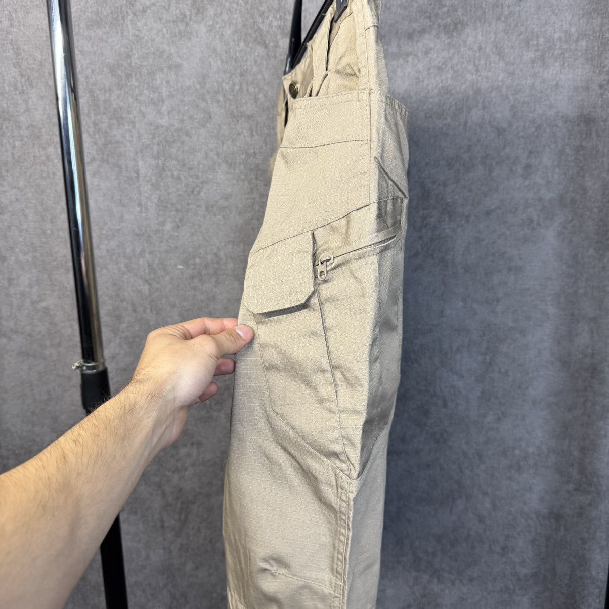 Japanese Brand Cargo shorts multi pocket Japanese style military Size US 32 / EU 48 - 4 Thumbnail