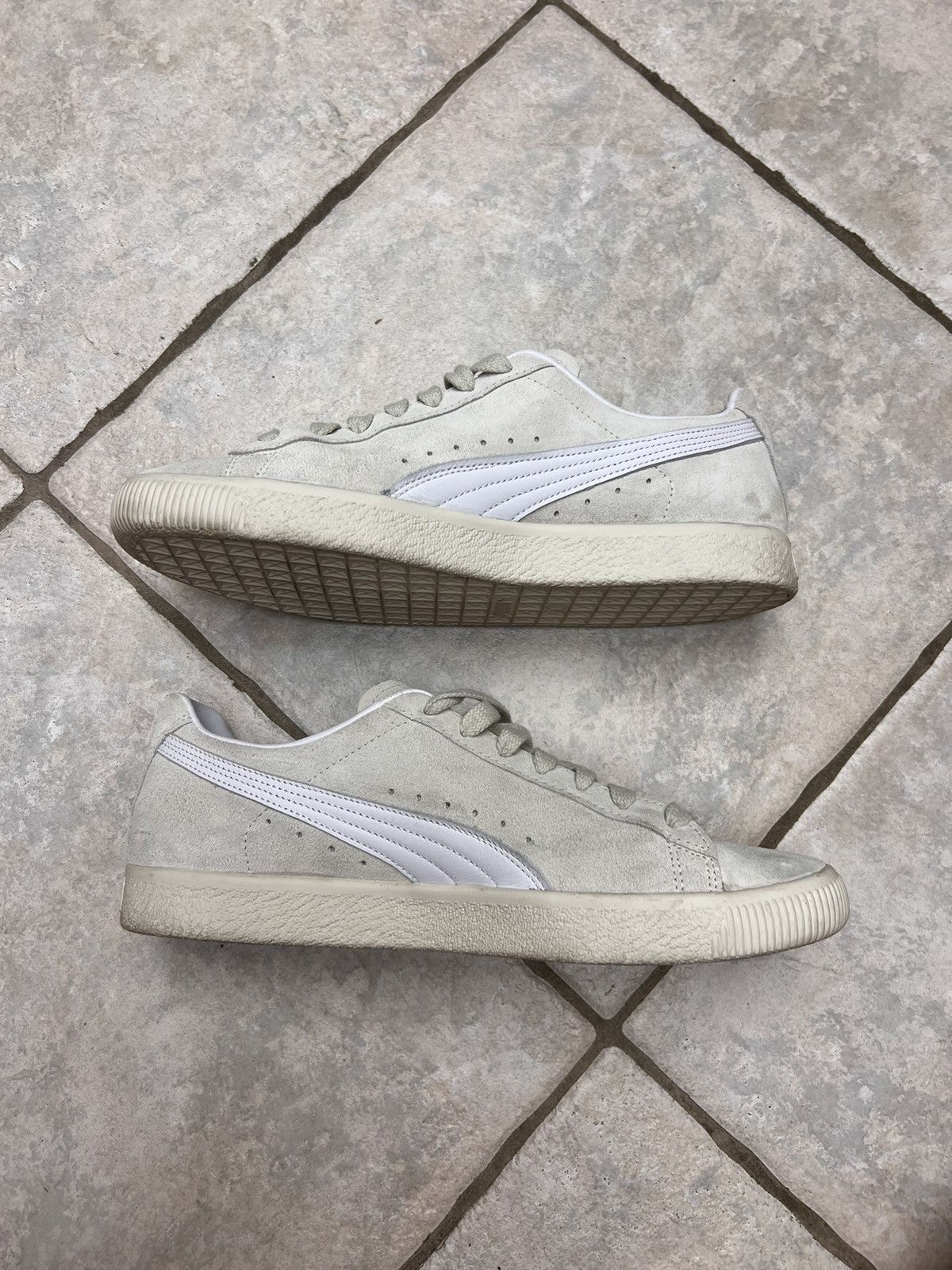 Puma Beige Puma Clyde Size US 12 / EU 45 - 2 Thumbnail