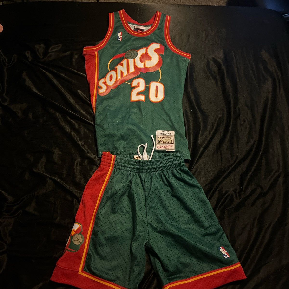 Mitchell & Ness Vintage Gary Payton Sonics jersey and shorts Size US S / EU 44-46 / 1 - 1 Thumbnail
