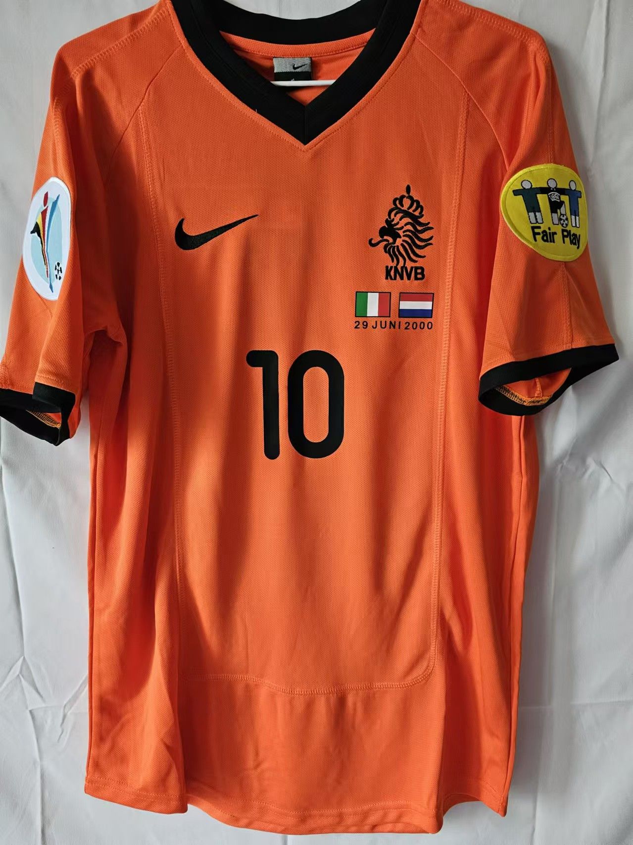 Other 2000 Netherlands #10 Bergkamp Jersey Size US S / EU 44-46 / 1 - 2 Thumbnail