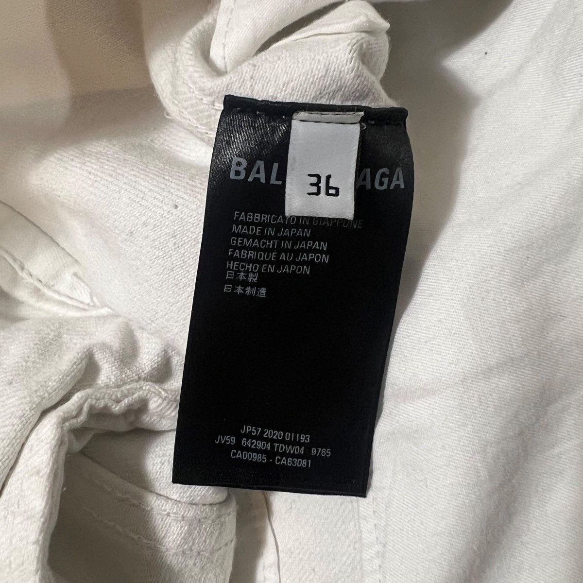 Balenciaga BALENCIAGA 2021SS DEMNA DISTRESSED THRASH WHITE DENIM JACKET Size US S / EU 44-46 / 1 - 6 Thumbnail